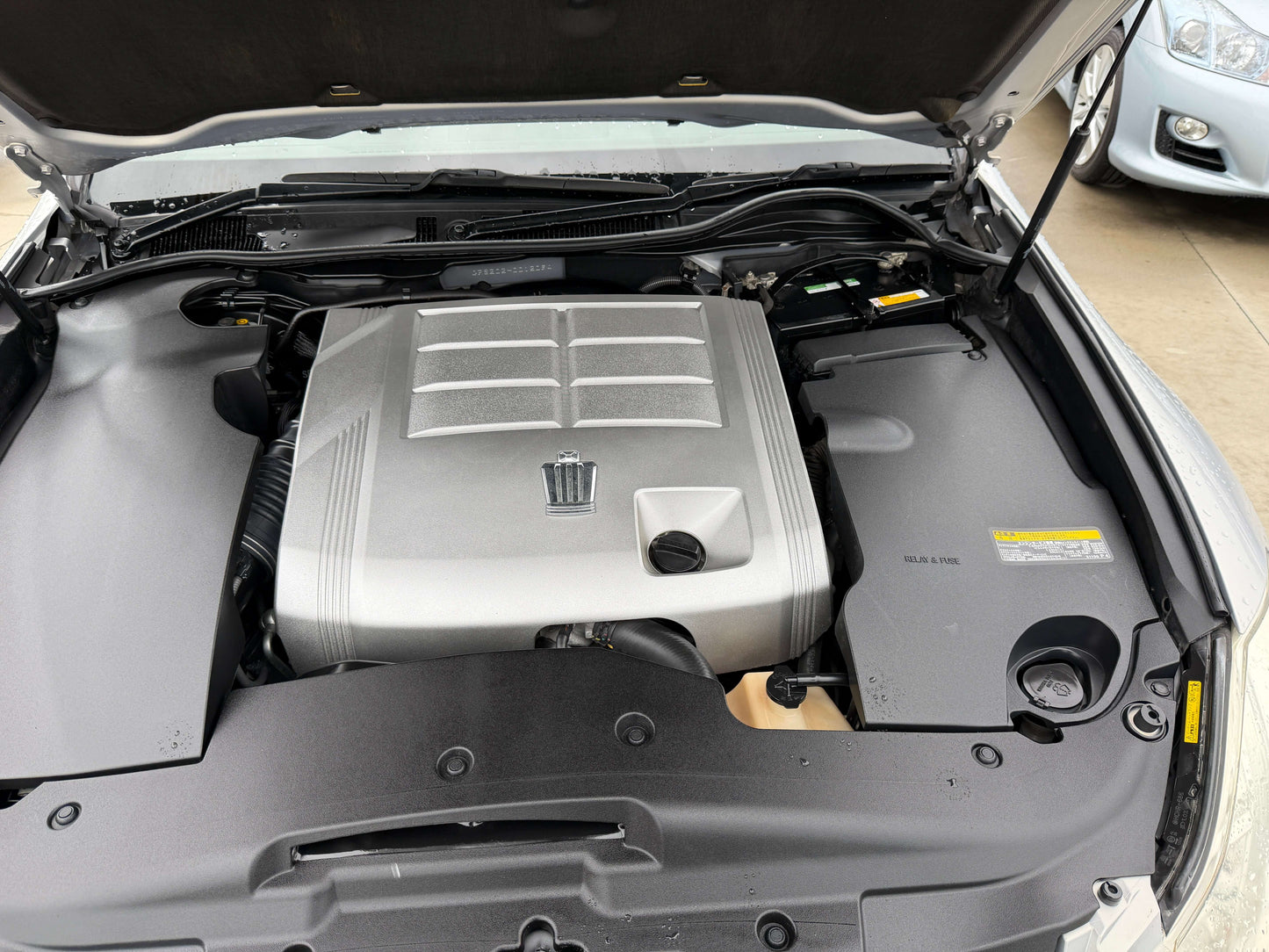 2008 Toyota Crown V6 3.0L engine compartment showing the luxury sedan's powerful V6 engine.