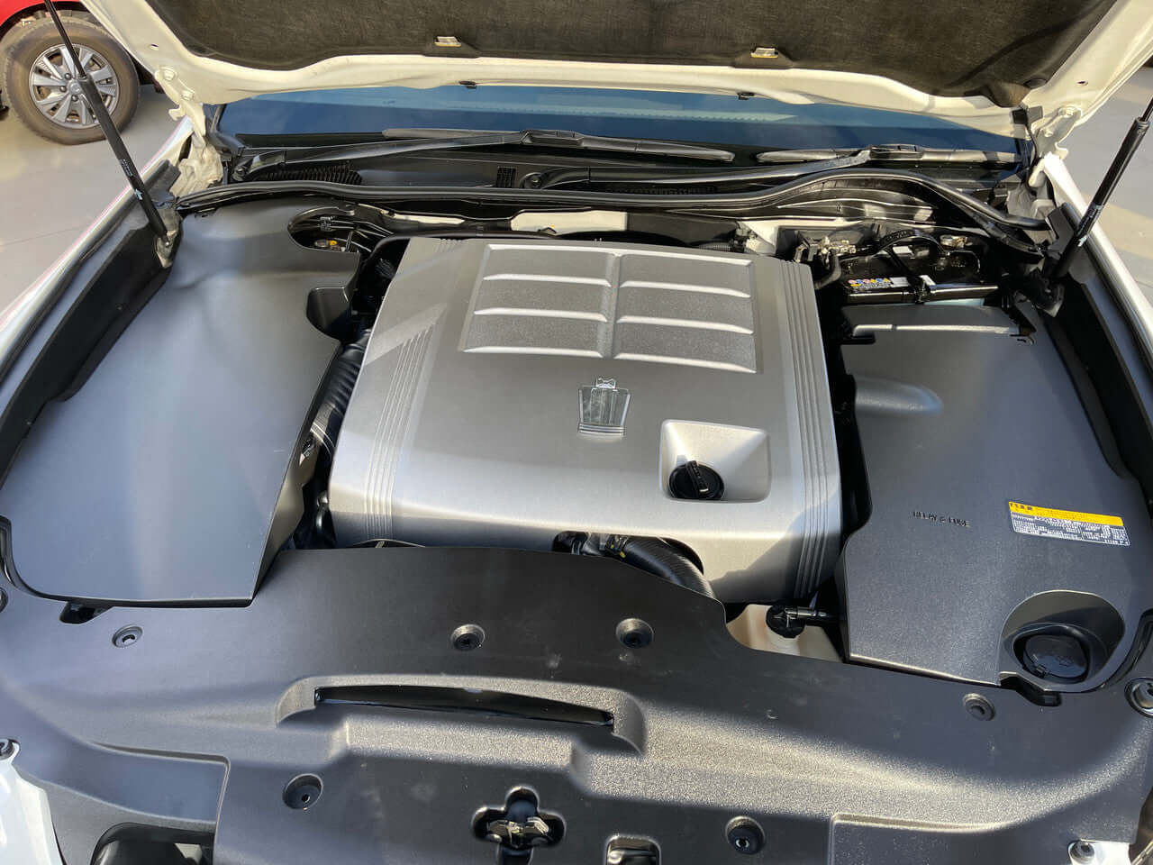 2008 Toyota Crown V6 3.0L engine bay showcasing refined power and engineering.