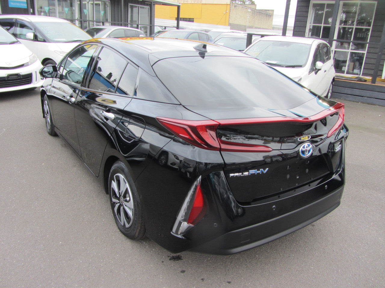 2017 Toyota Prius Prime Plug-In Hybrid 1.8L G-Edition 4 seater, VIN 6ZZ00ZVW523012444 (#2444)