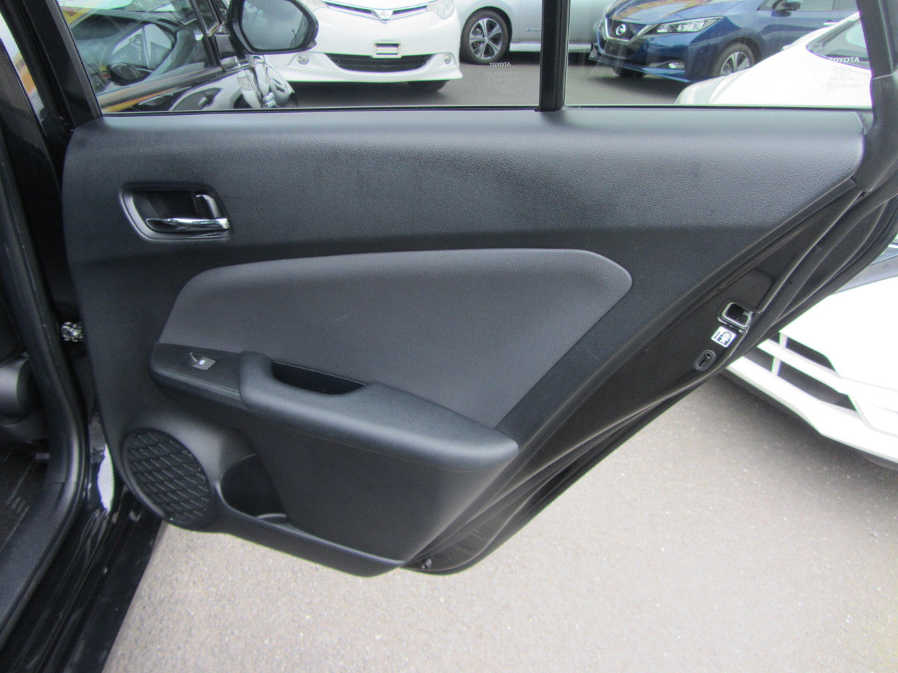 2017 Toyota Prius Prime Plug-In Hybrid 1.8L G-Edition 4 seater, VIN 6ZZ00ZVW523012444 (#2444)
