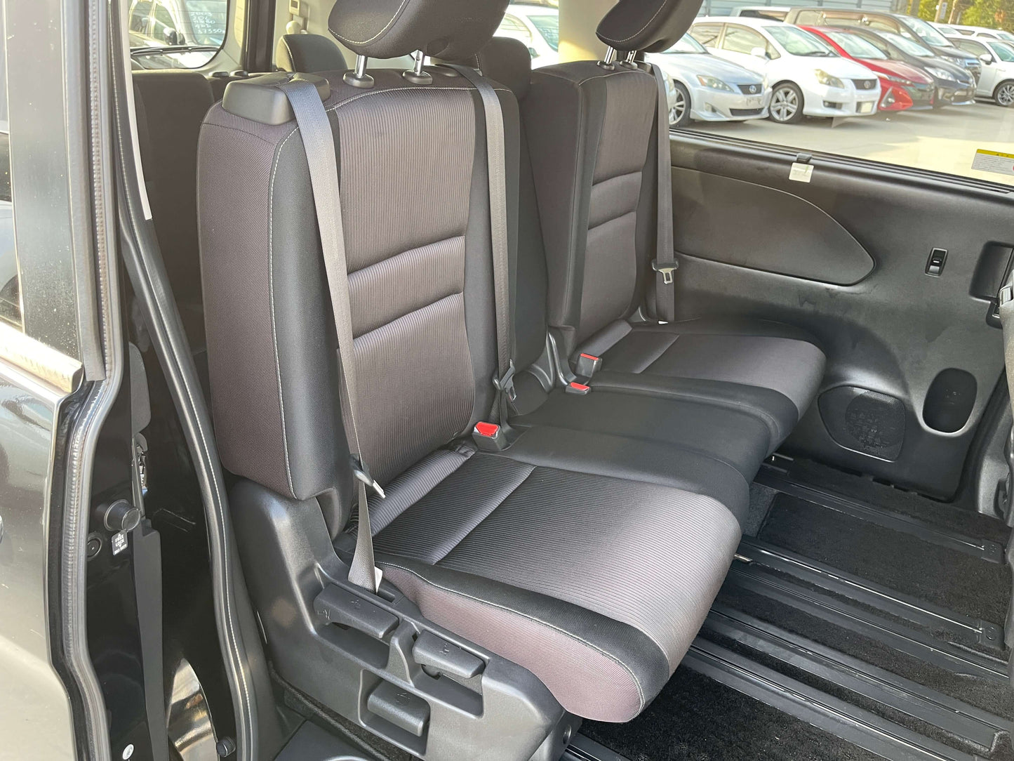 Interior view of 2017 Nissan Serena 2.0L S-Hybrid showing 8 seats, highlighting comfort and spaciousness.