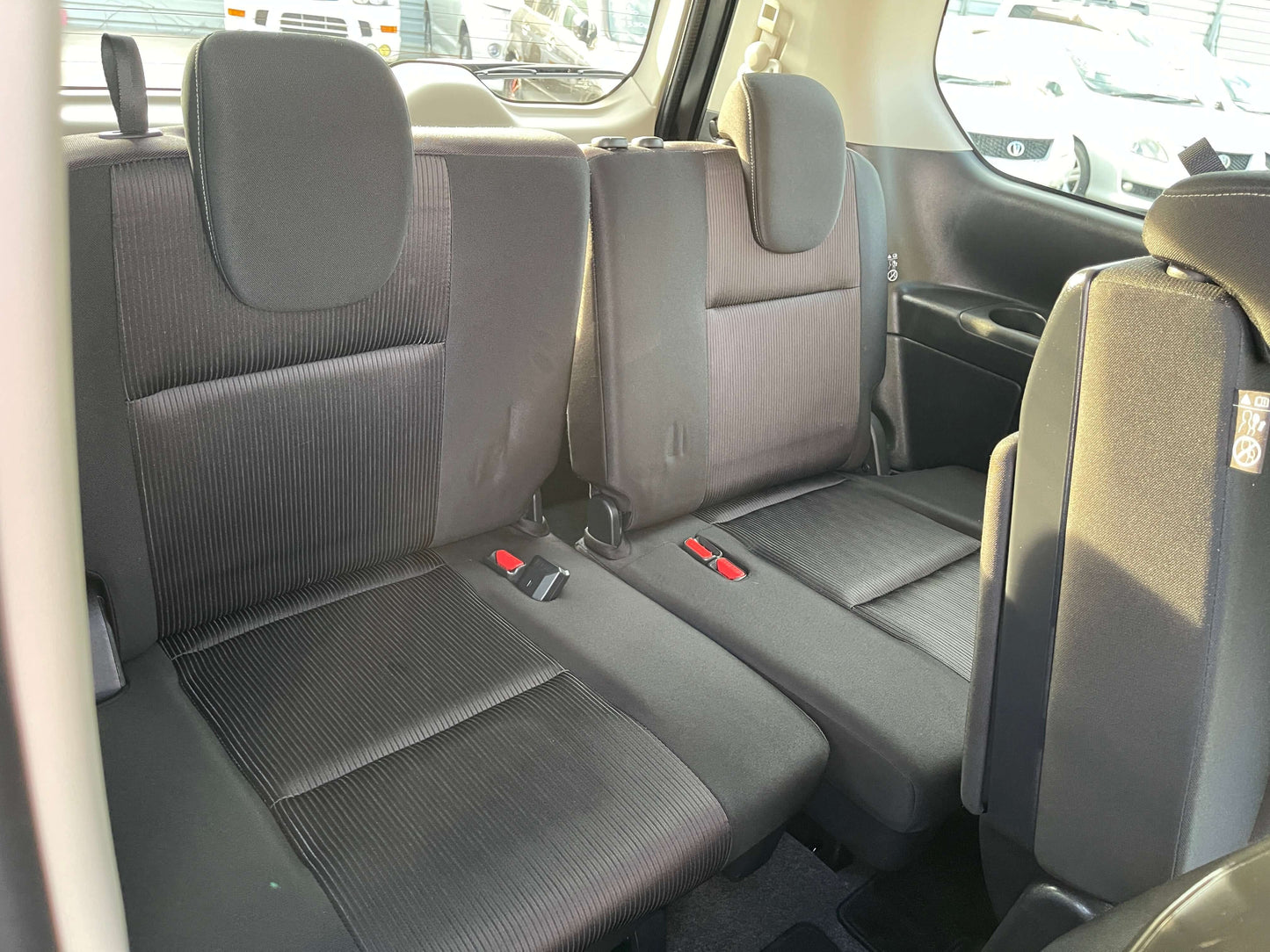 Interior seating of 2017 Nissan Serena 2.0L S-Hybrid Highway Star with 8 seats, highlighting spaciousness and comfort.