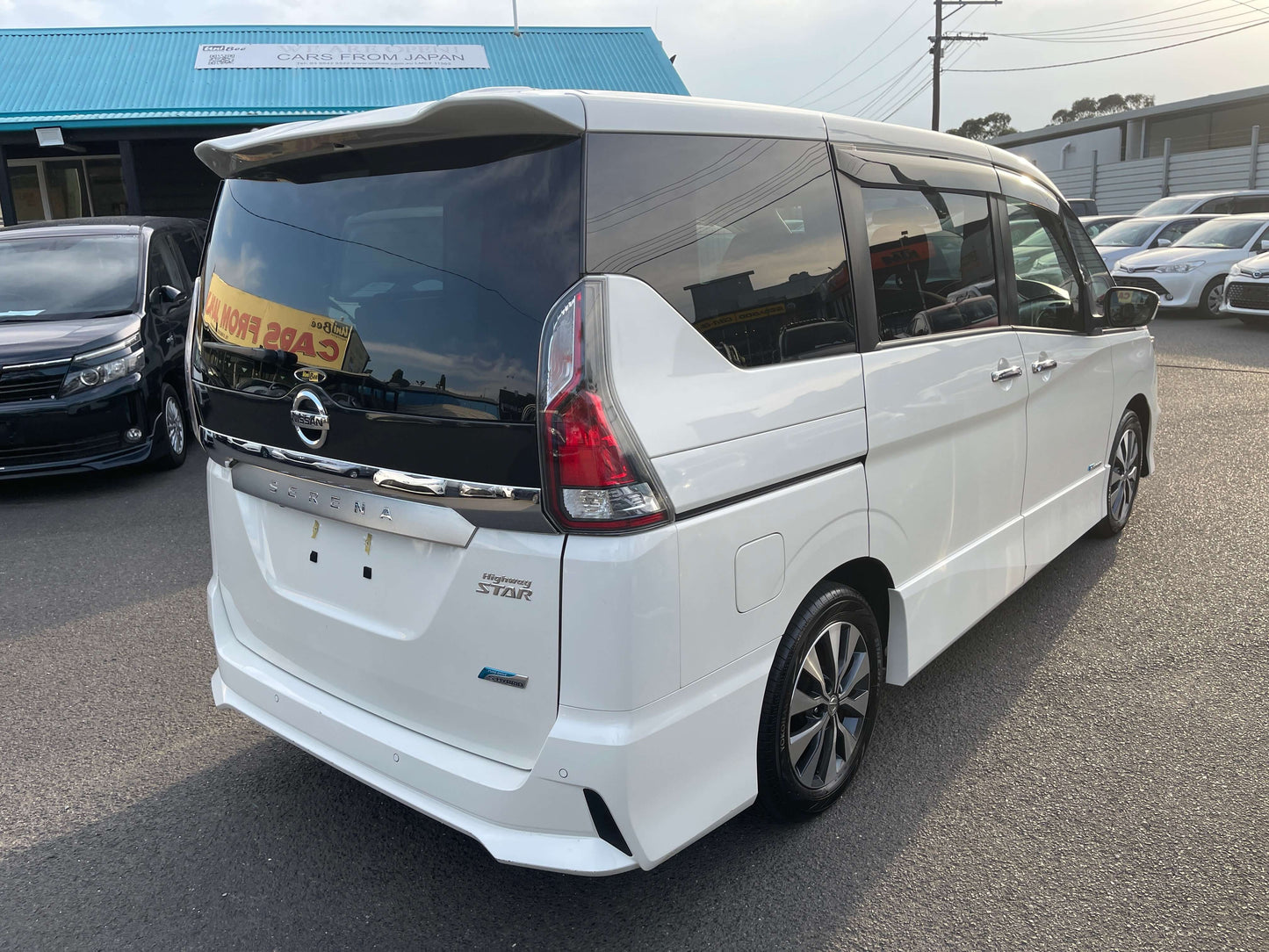 2016 Nissan Serena 2.0L S-Hybrid rear view showcasing sleek design and modern features.
