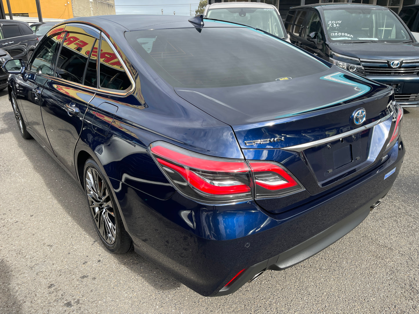2021 Toyota Crown V6 3.5L Hybrid G-Executive Edition Luxury Sedan, VIN 6ZZLGWS2241009559 (#9559)