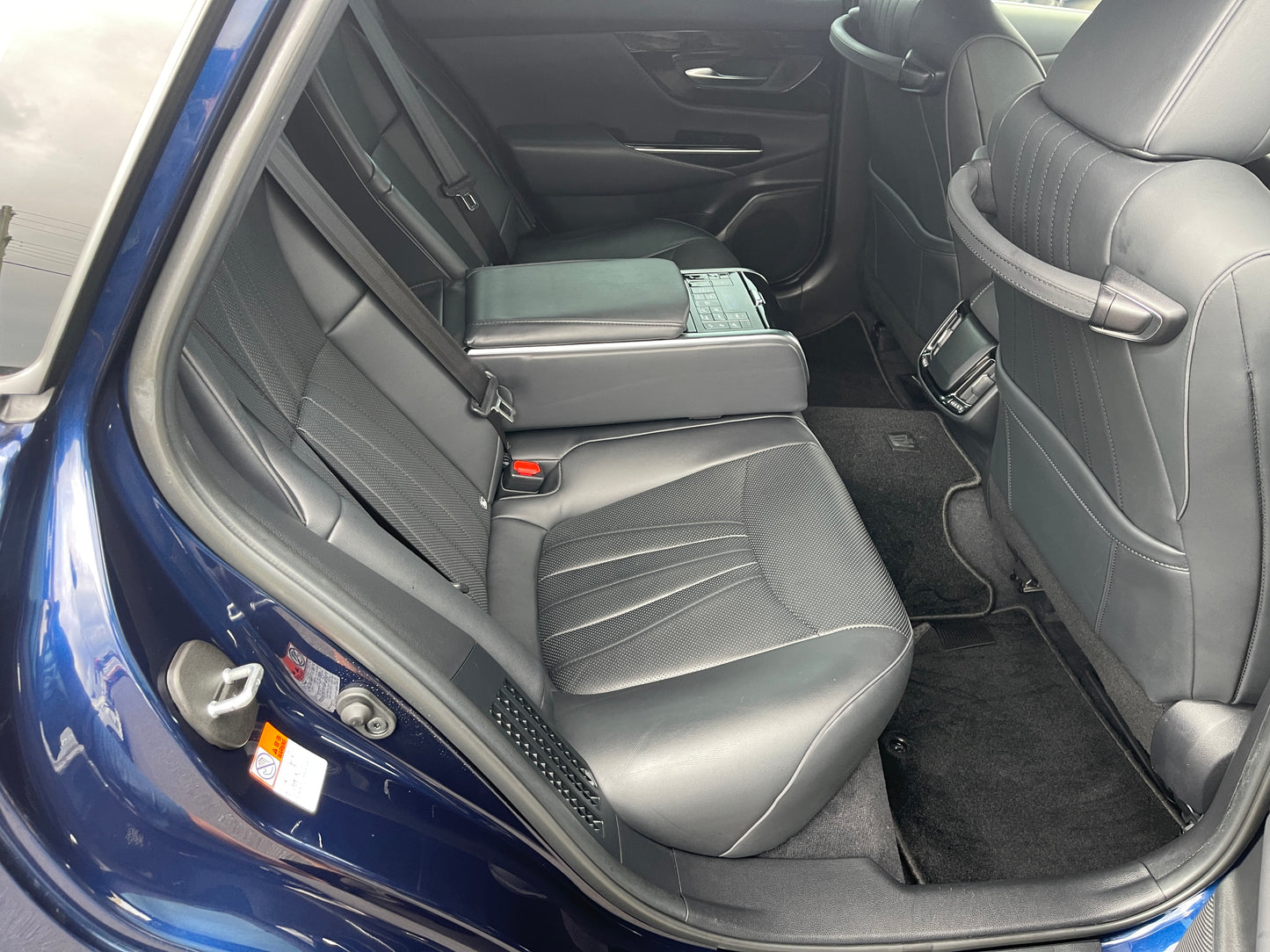2021 Toyota Crown V6 3.5L Hybrid G-Executive Edition Luxury Sedan, VIN 6ZZLGWS2241009559 (#9559)