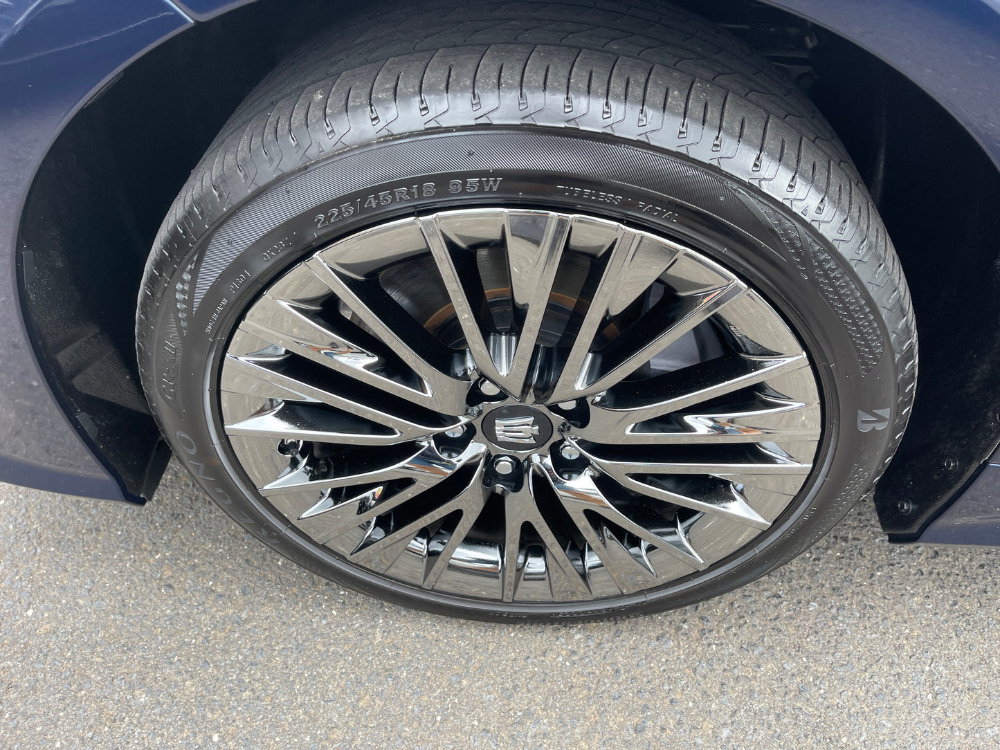 2021 Toyota Crown V6 3.5L Hybrid G-Executive Edition Luxury Sedan, VIN 6ZZLGWS2241009559 (#9559)
