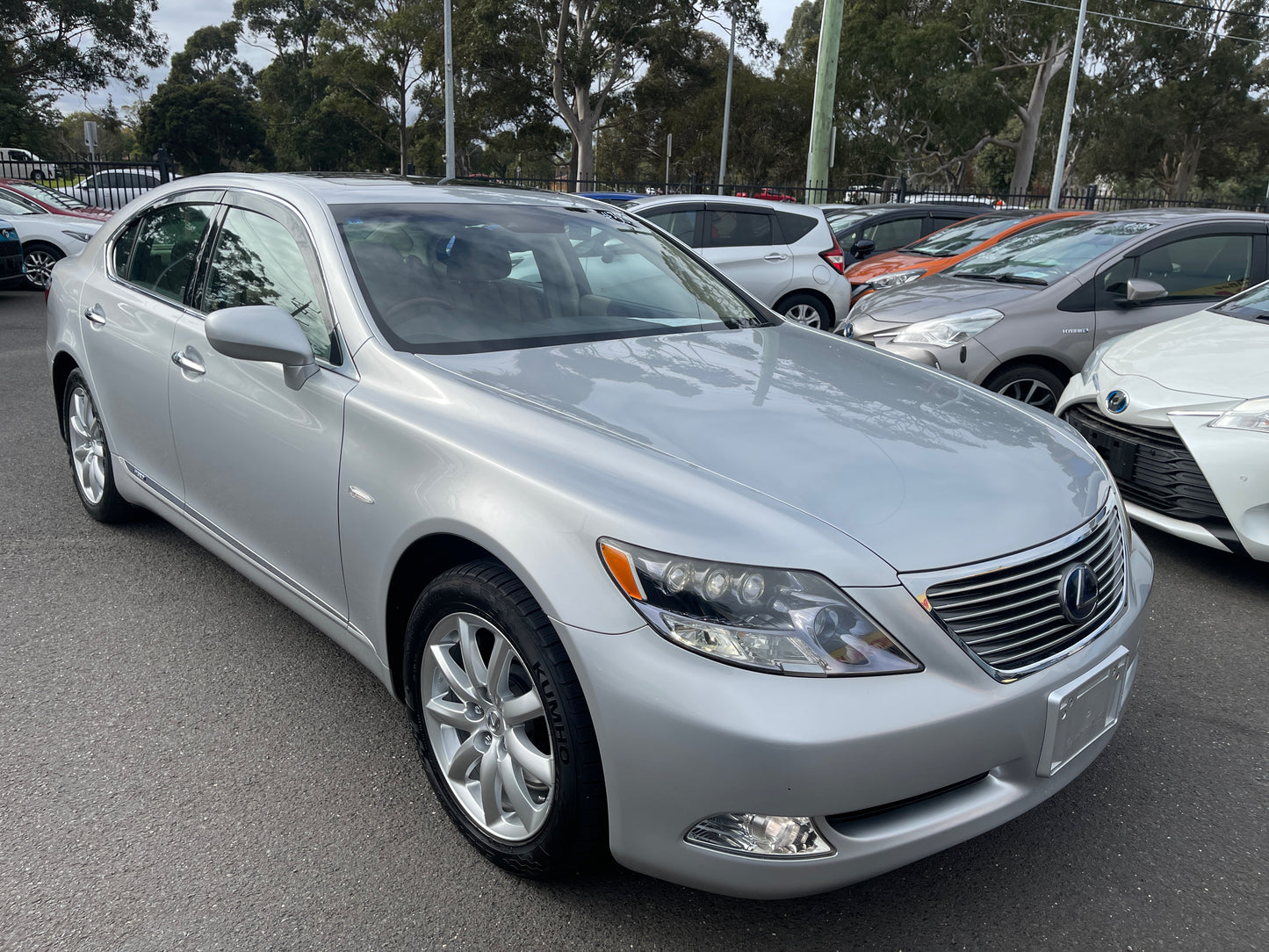 2007 Lexus LS600h AWD V8 5.0L Version U I Package Sun Roof Luxury Sedan, VIN 6ZZ70UVF455003692 (#3692)