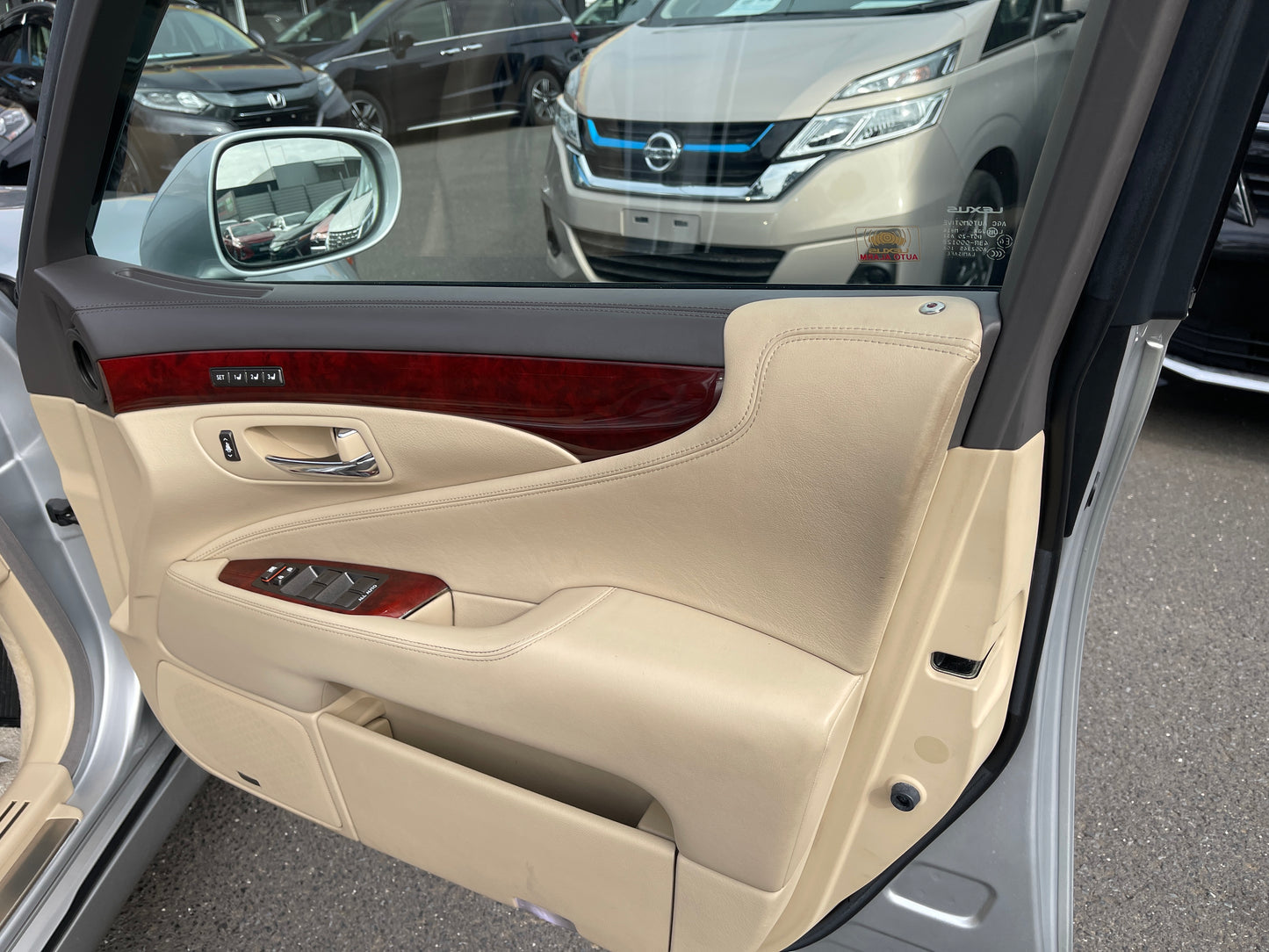 2007 Lexus LS600h AWD V8 5.0L Version U I Package Sun Roof Luxury Sedan, VIN 6ZZ70UVF455003692 (#3692)