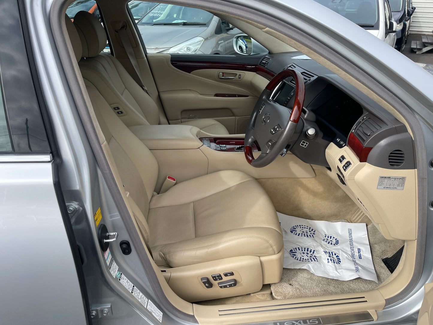 2007 Lexus LS600h AWD V8 5.0L Version U I Package Sun Roof Luxury Sedan, VIN 6ZZ70UVF455003692 (#3692)