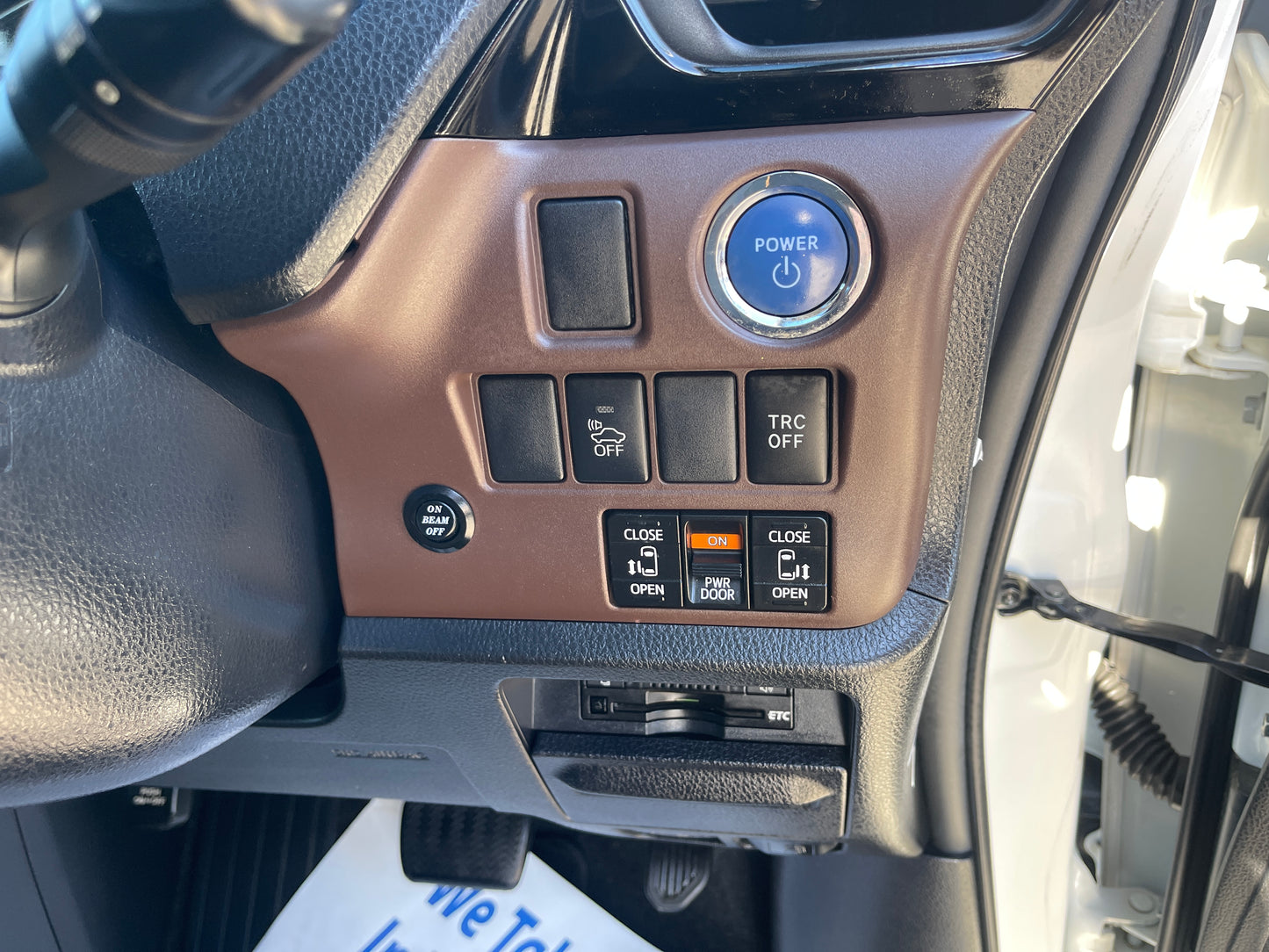2014 Toyota Esquire 1.8 Hybrid Gi Edition 7 seater, VIN 6ZZE0ZWR800066256 (#6256)