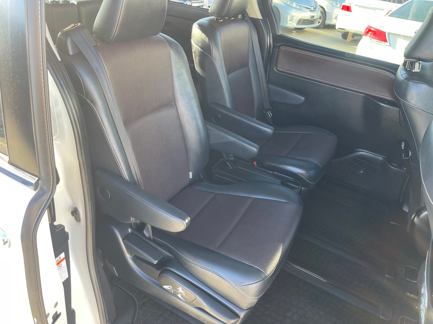 2014 Toyota Esquire 1.8 Hybrid Gi Edition 7 seater, VIN 6ZZE0ZWR800066256 (#6256)