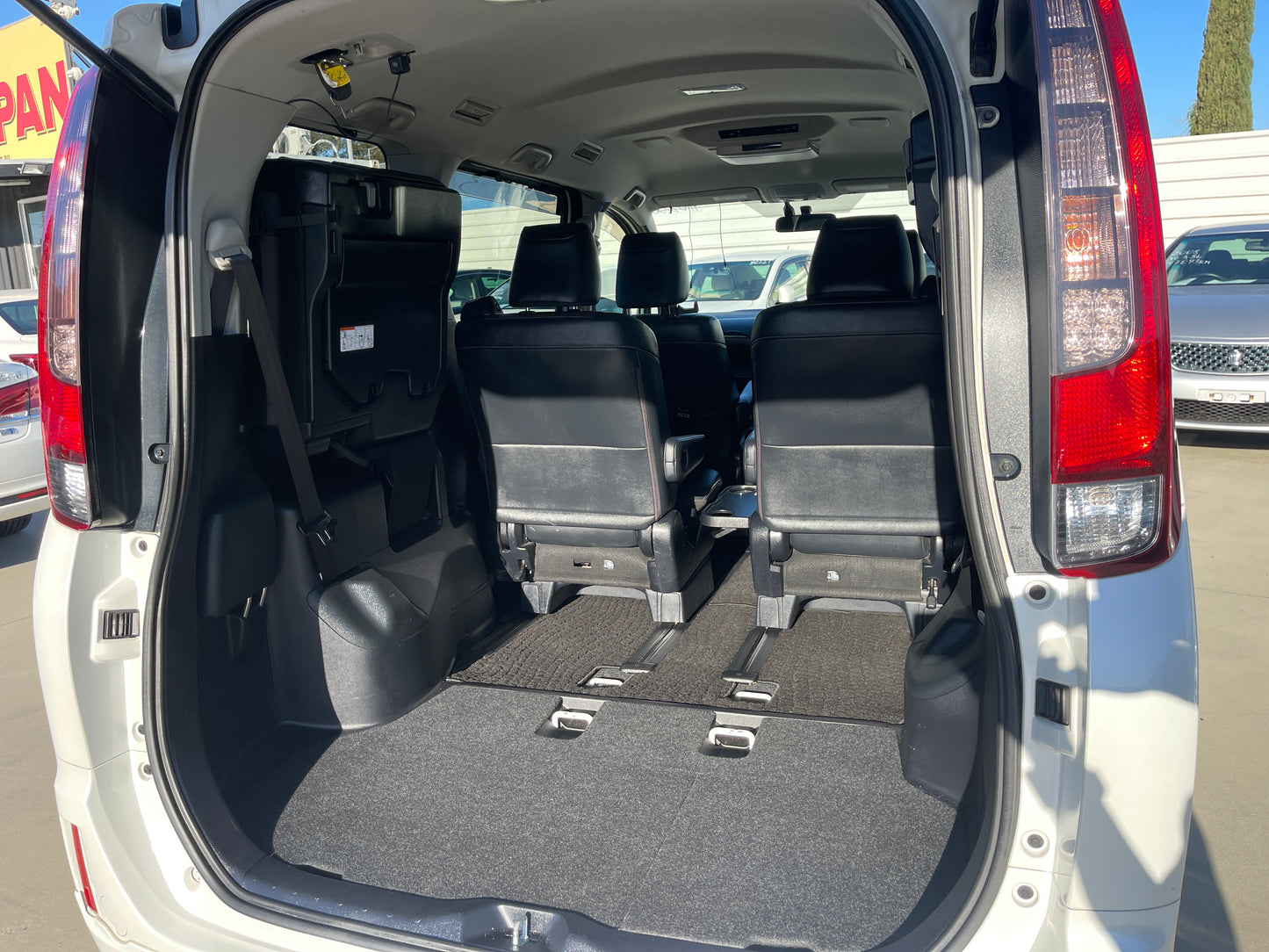 2014 Toyota Esquire 1.8 Hybrid Gi Edition 7 seater, VIN 6ZZE0ZWR800066256 (#6256)