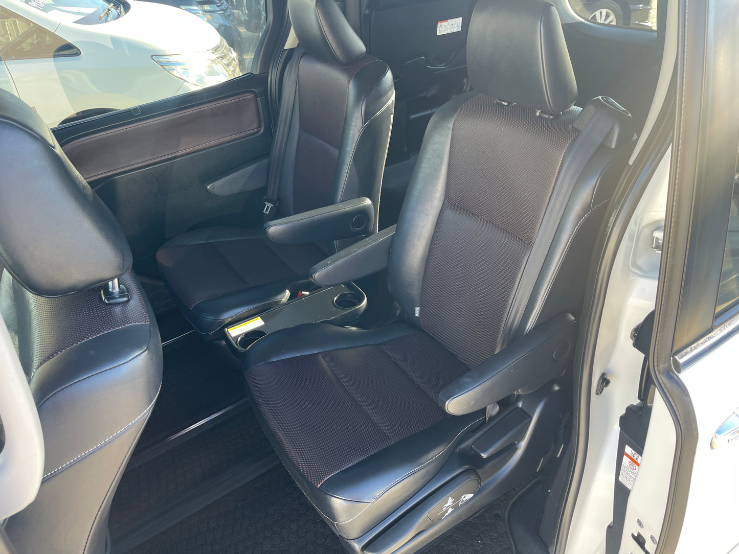 2014 Toyota Esquire 1.8 Hybrid Gi Edition 7 seater, VIN 6ZZE0ZWR800066256 (#6256)