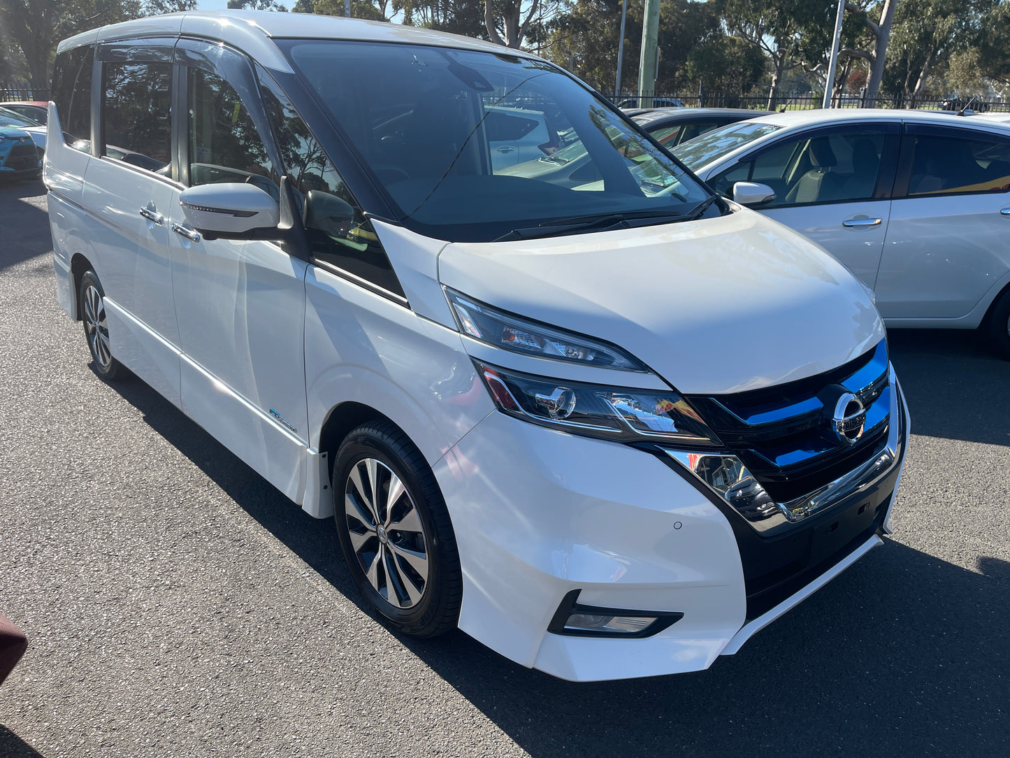 2016 Nissan Serena 2.0L S-Hybrid Highway Star G Edition 8 seats, VIN 6ZZG00GFC27010919 (#0919)