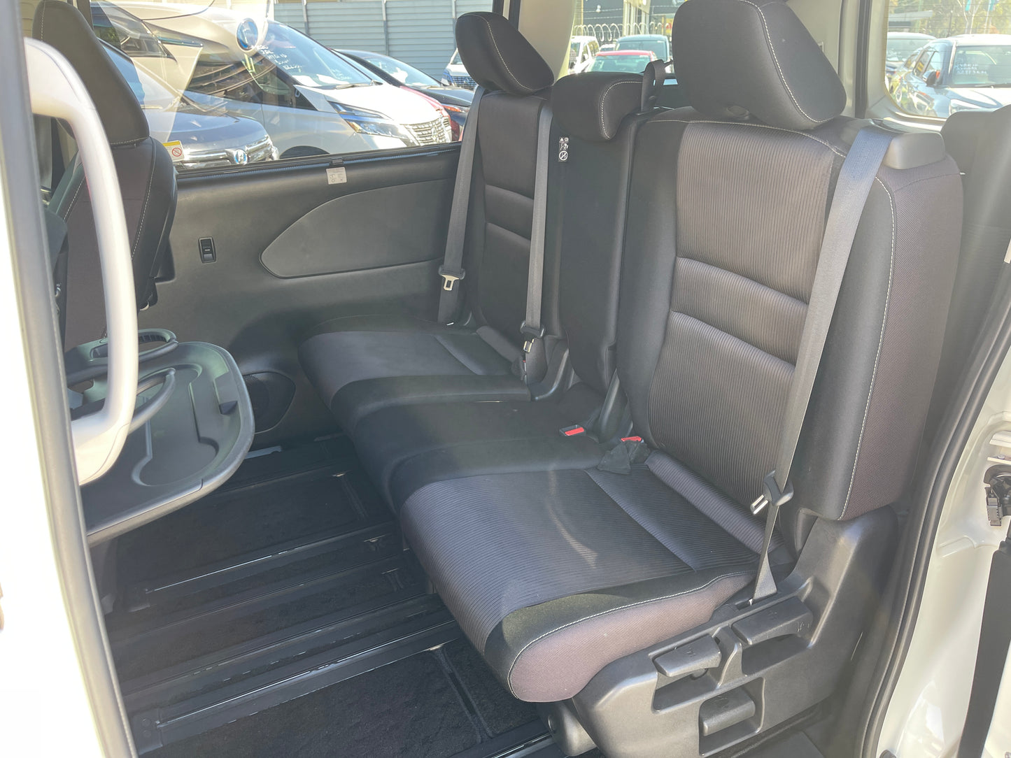 2016 Nissan Serena 2.0L S-Hybrid Highway Star G Edition 8 seats, VIN 6ZZG00GFC27010919 (#0919)