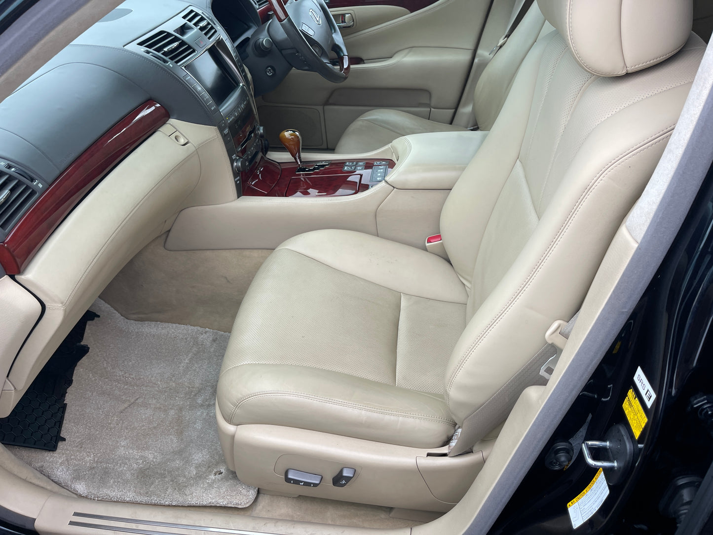 2007 Lexus LS600hL AWD V8 5.0L Sun Roof Luxury Sedan, VIN 6ZZ70UVF465002351 (#2351)
