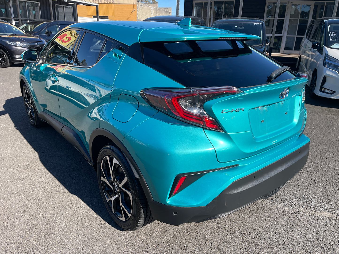 2017 Toyota C-HR 1.8L Hybrid Full Option Luxury SUV, VIN 6ZZG0ZYX102001994 (#1994)
