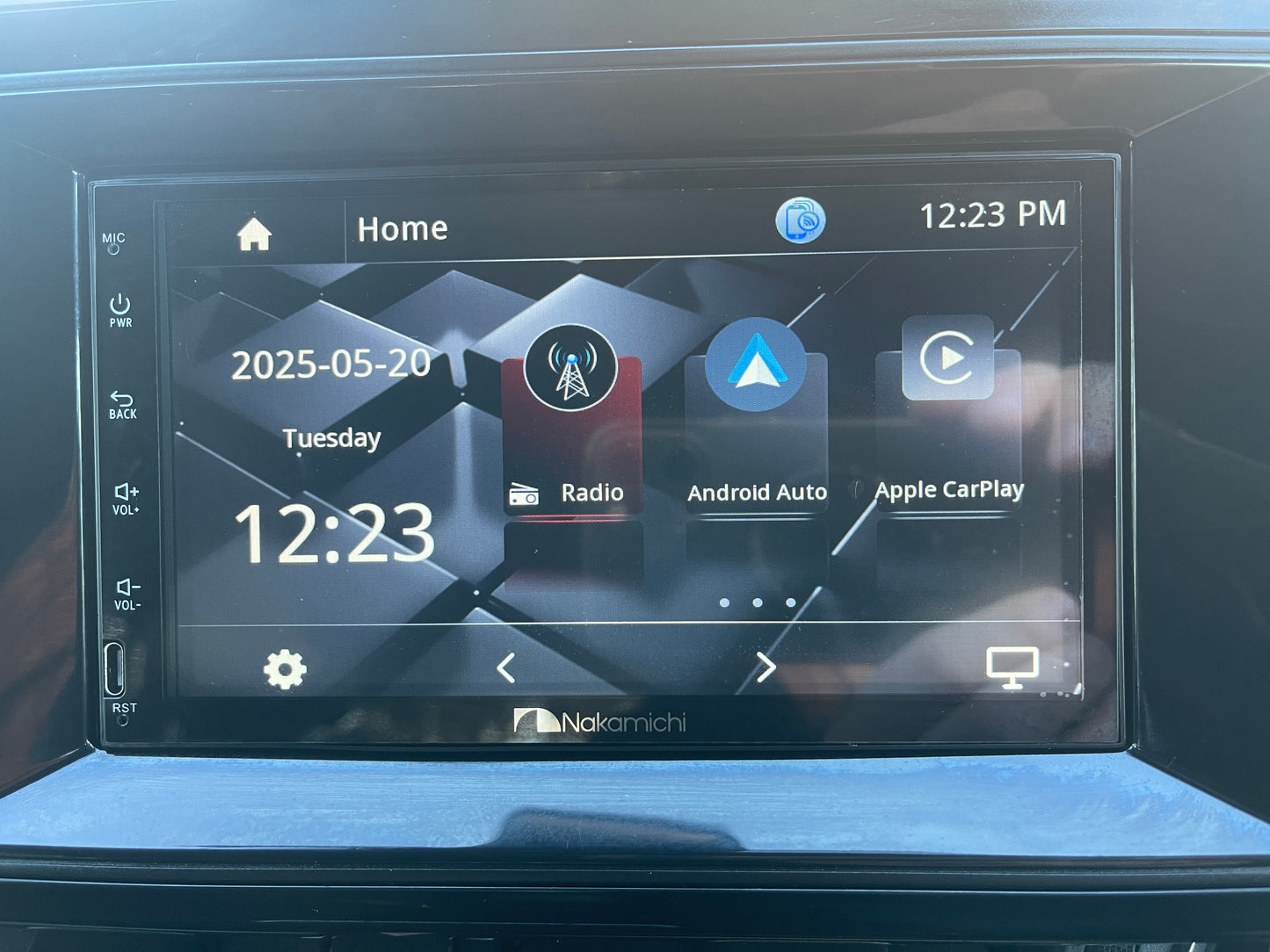 2017 Toyota C-HR 1.8L Hybrid Full Option Luxury SUV, VIN 6ZZG0ZYX102001994 (#1994)