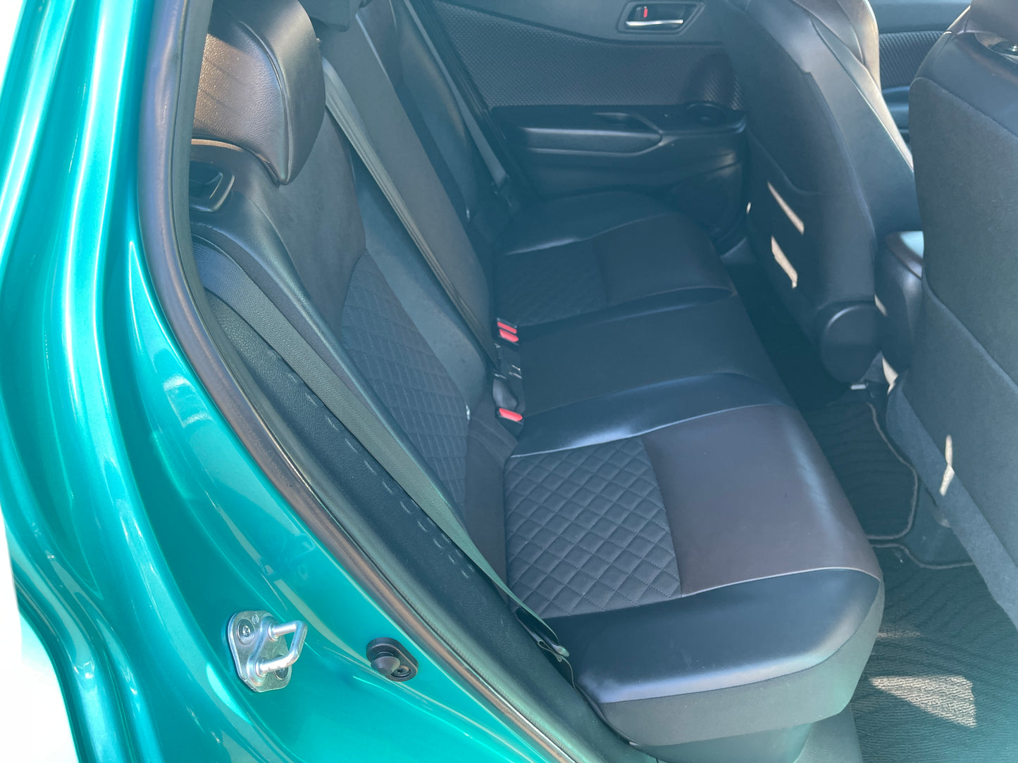 2017 Toyota C-HR 1.8L Hybrid Full Option Luxury SUV, VIN 6ZZG0ZYX102001994 (#1994)