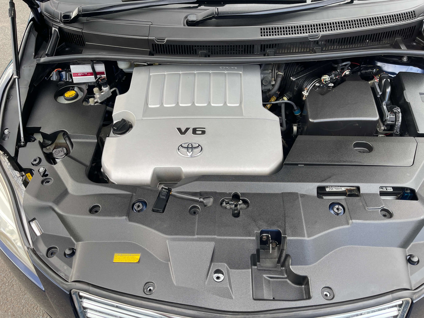 2008 Toyota Mark X Zio V6 3.5L engine compartment showcasing the V6 engine for performance and reliability.