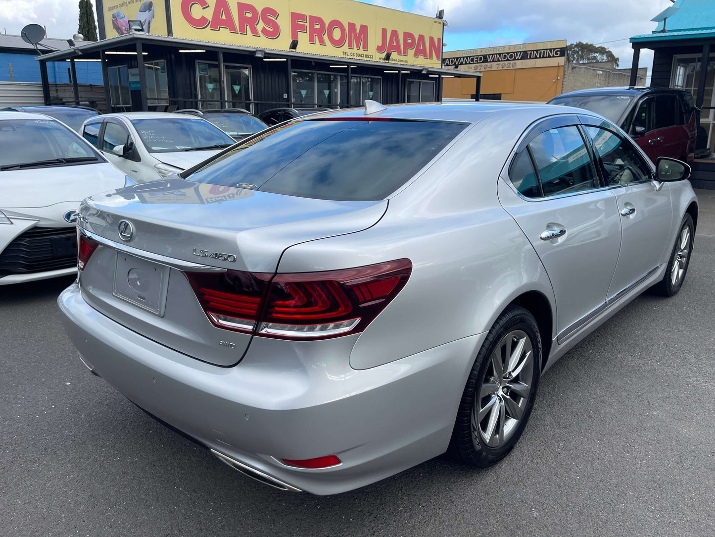 2015 Lexus LS460 AWD V8 4.6L Version L Premium Luxury Sedan parked in a car lot.