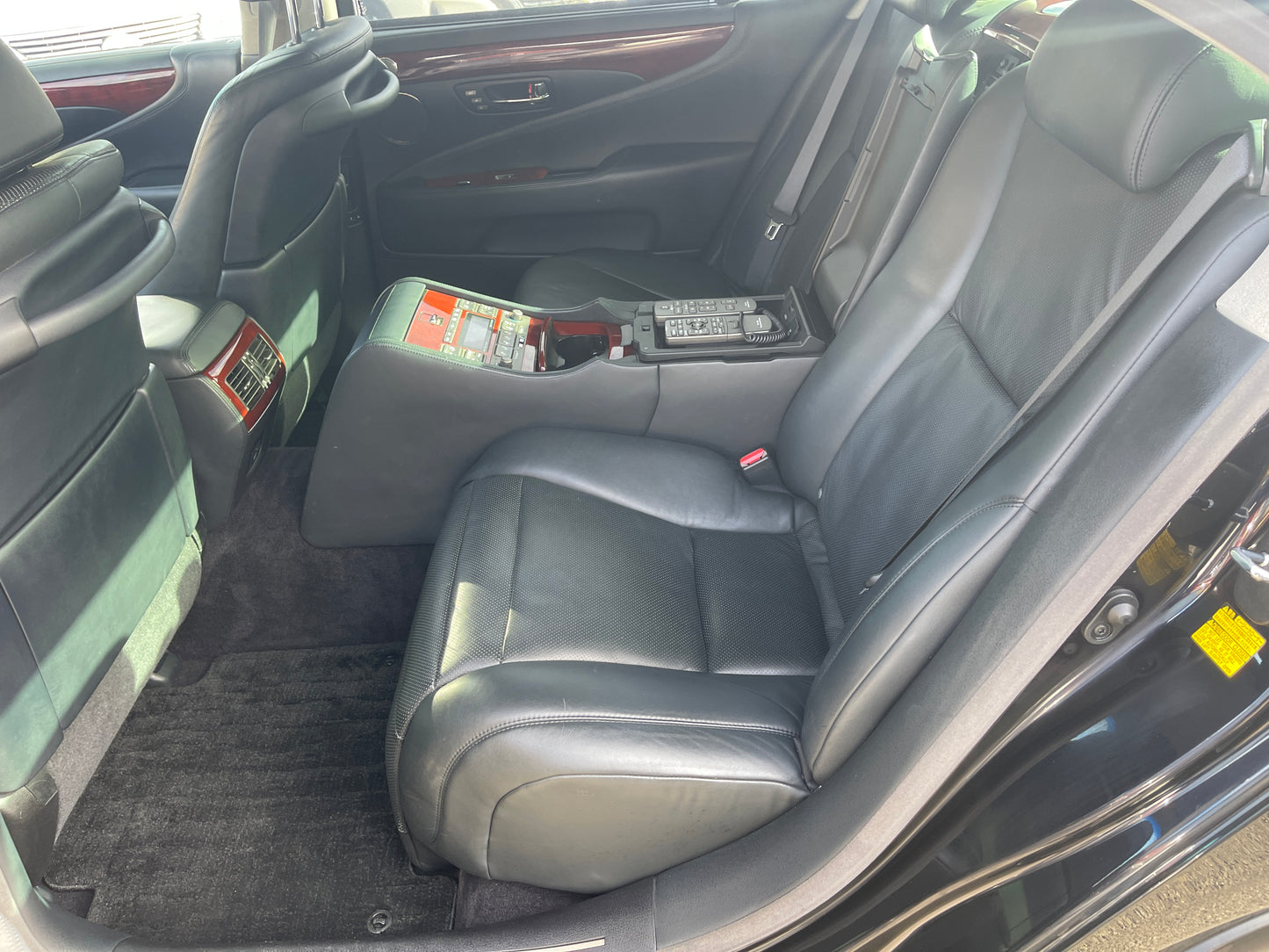 2007 Lexus LS600hL AWD V8 5.0L Sun Roof Separate Rear Seats Package Luxury Sedan, VIN 6ZZ70UVF465001794 (#1794)