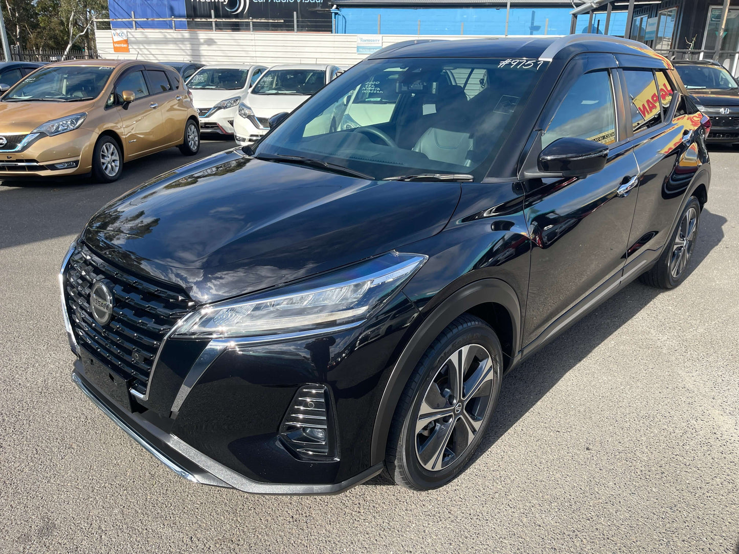 2020 Nissan Kicks e-Power X Edition in black color, showcasing sleek design and stylish features, mileage 69981 km.