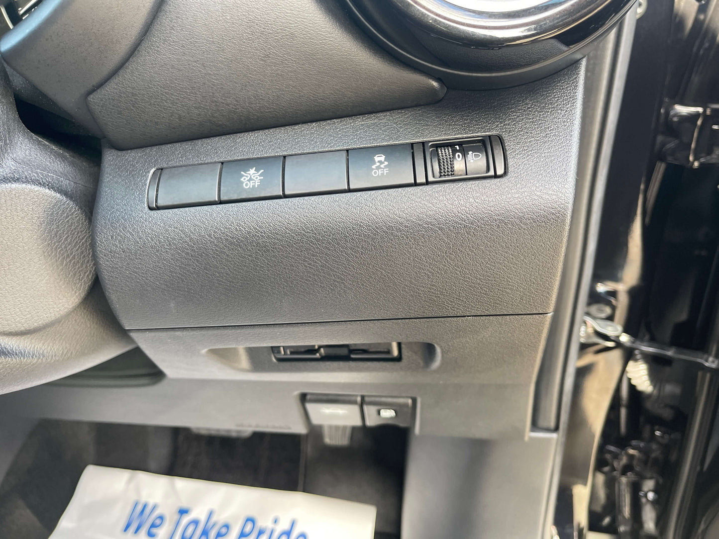 Interior controls of the 2020 Nissan Kicks e-Power X Edition showcasing lighting and power options.