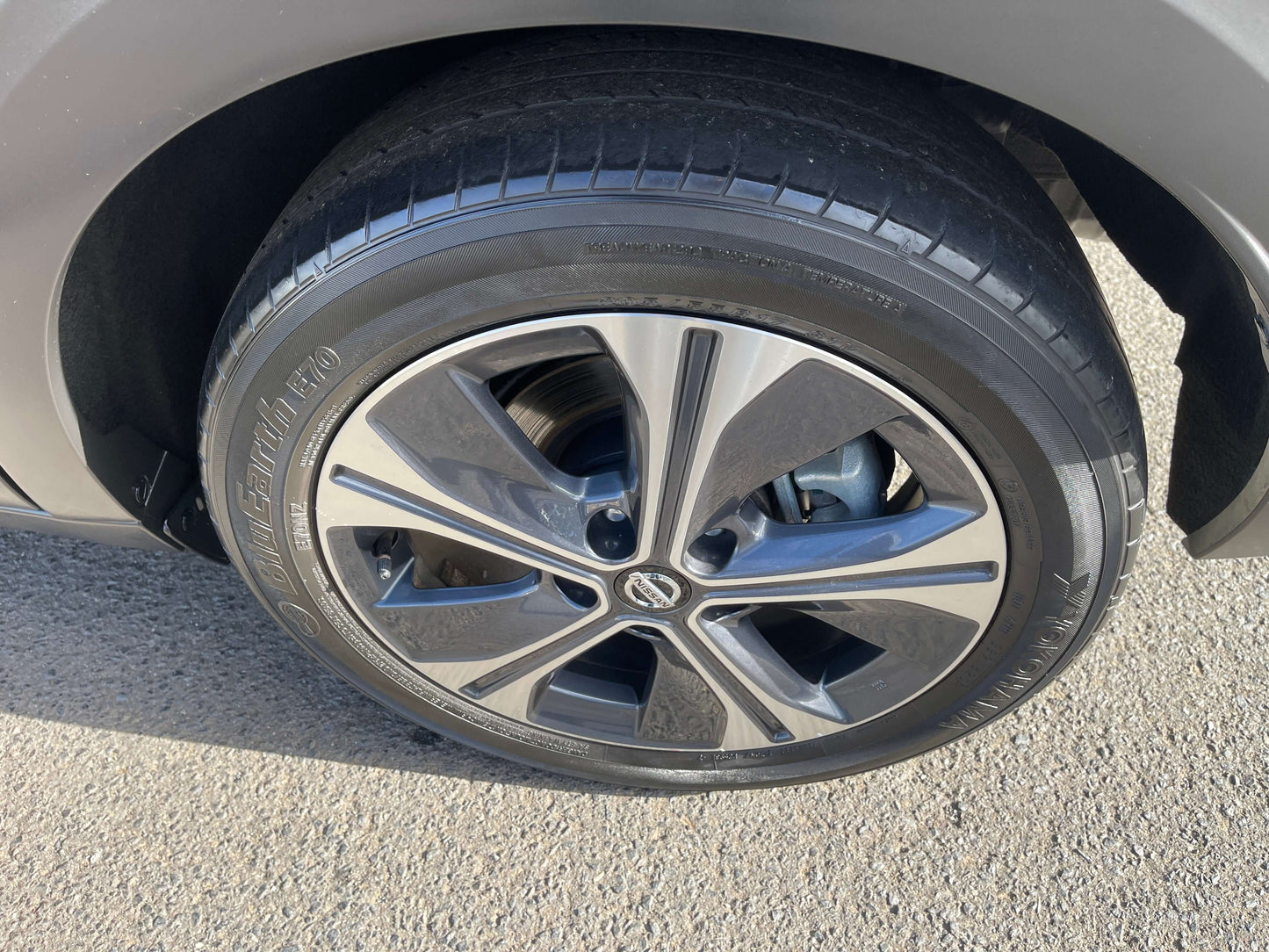 2020 Nissan Kicks e-Power X Edition wheel close-up highlighting stylish alloy rim design and tire.