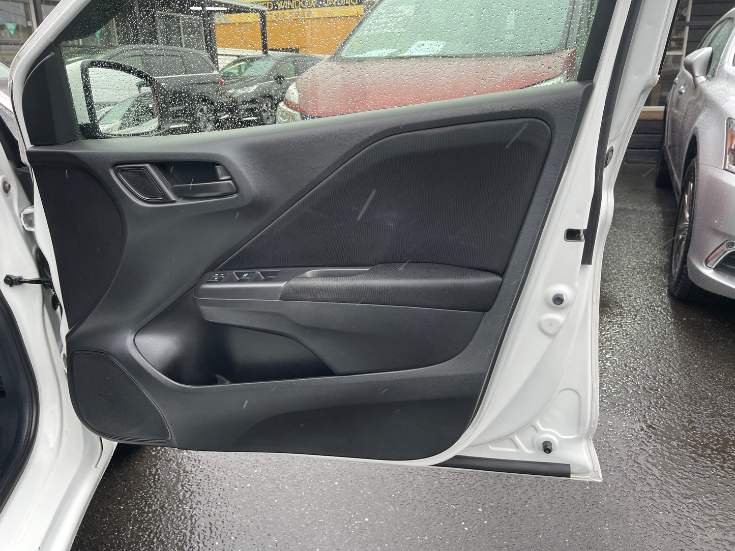 2015 Honda Grace 1.5 Hybrid DX Sedan 5 seater, 6ZZE000GM41006814 (#6814)