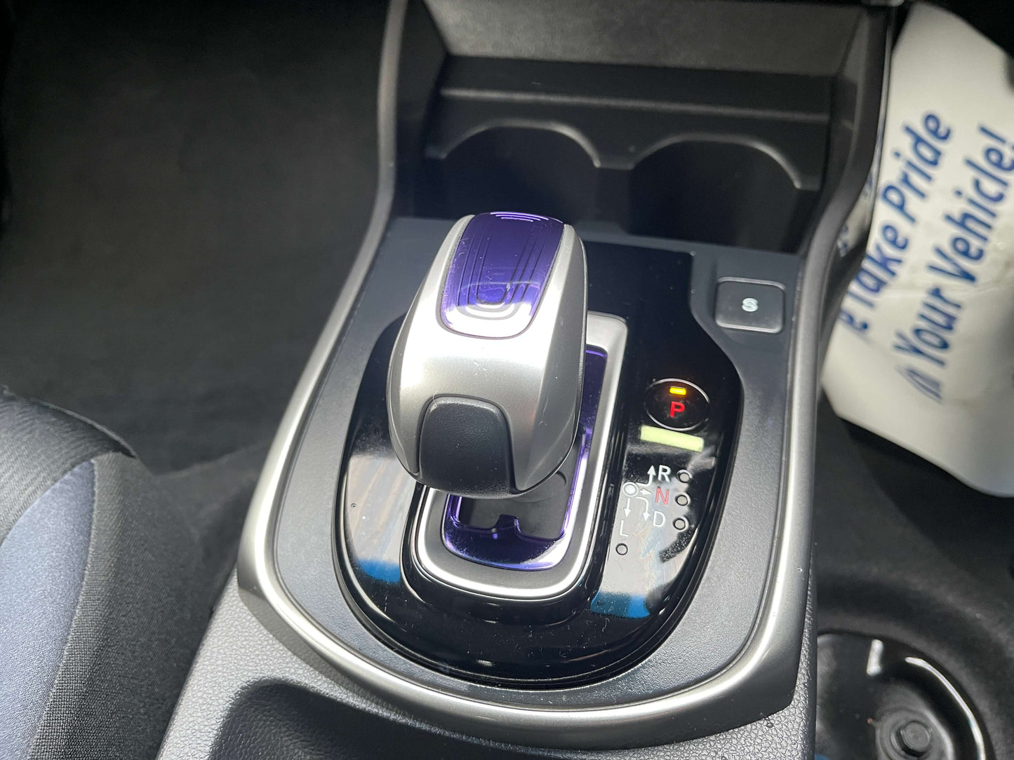 2015 Honda Grace 1.5 Hybrid DX Sedan gear shift and console interior view.