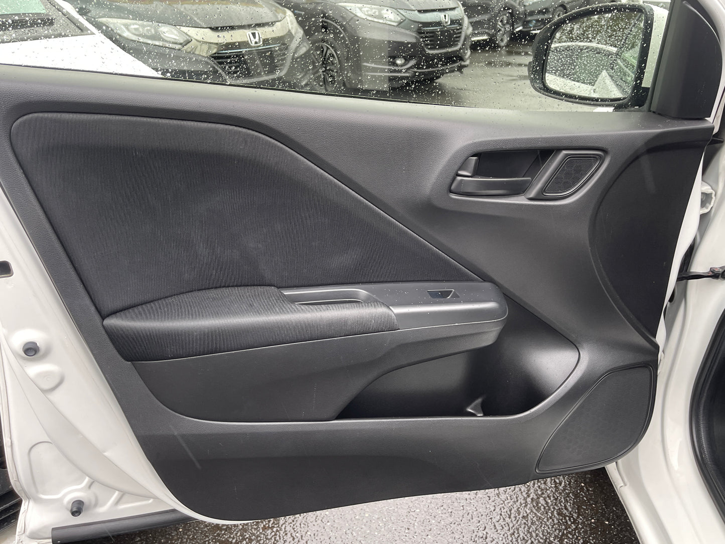 2015 Honda Grace 1.5 Hybrid DX Sedan 5 seater, 6ZZE000GM41006814 (#6814)