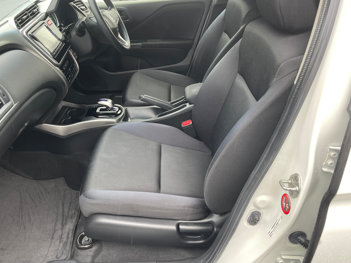 2015 Honda Grace 1.5 Hybrid DX Sedan 5 seater, 6ZZE000GM41006814 (#6814)