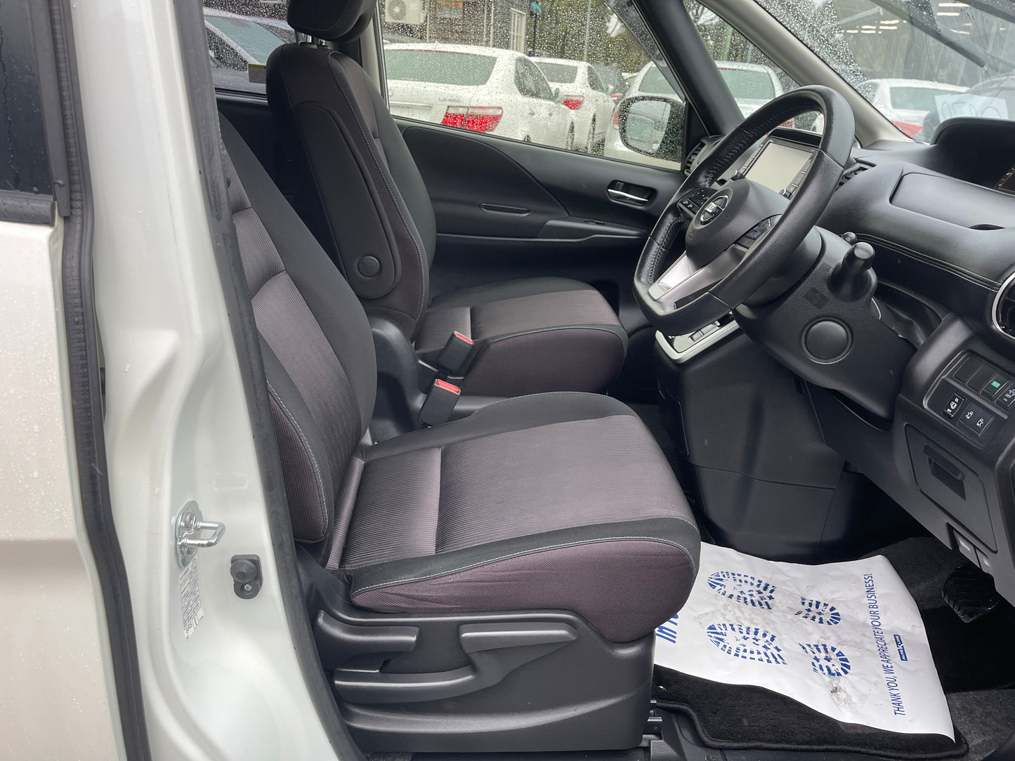 2016 Nissan Serena 2.0L S-Hybrid Highway Star ProPilot Edition 8 seats, VIN 6ZZG00GFC27010872 (#0872)