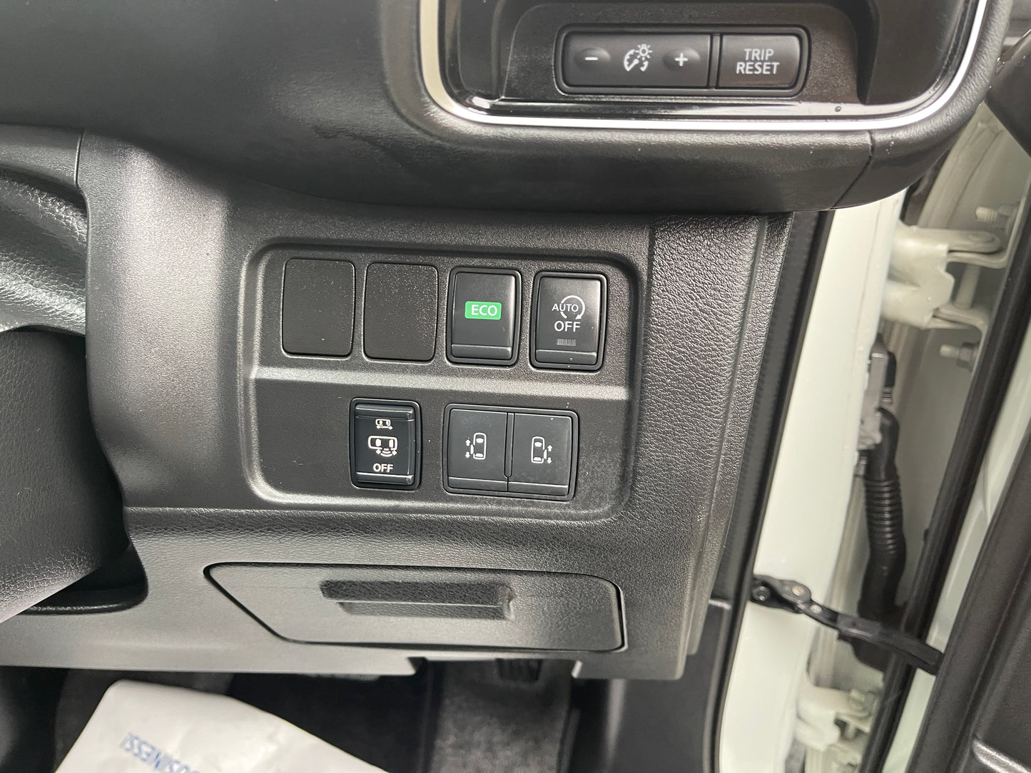 2016 Nissan Serena 2.0L S-Hybrid Highway Star ProPilot Edition 8 seats, VIN 6ZZG00GFC27010872 (#0872)