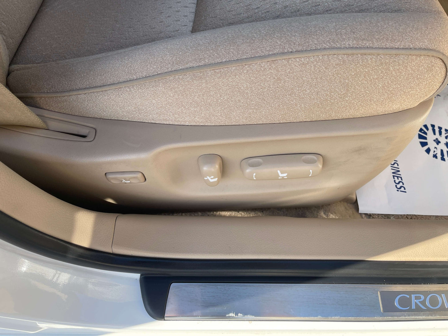 2008 Toyota Crown V6 3.0L Royal Saloon Luxury Sedan seat adjustment controls