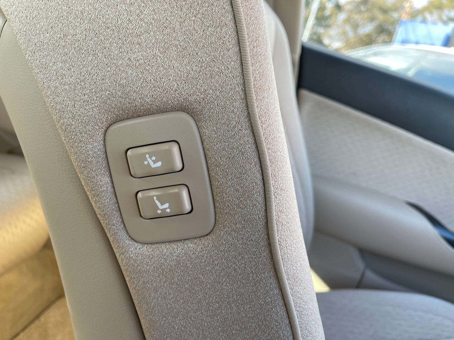 Interior image showing adjustable seat controls in a 2008 Toyota Crown V6 3.0L Royal Saloon luxury sedan.
