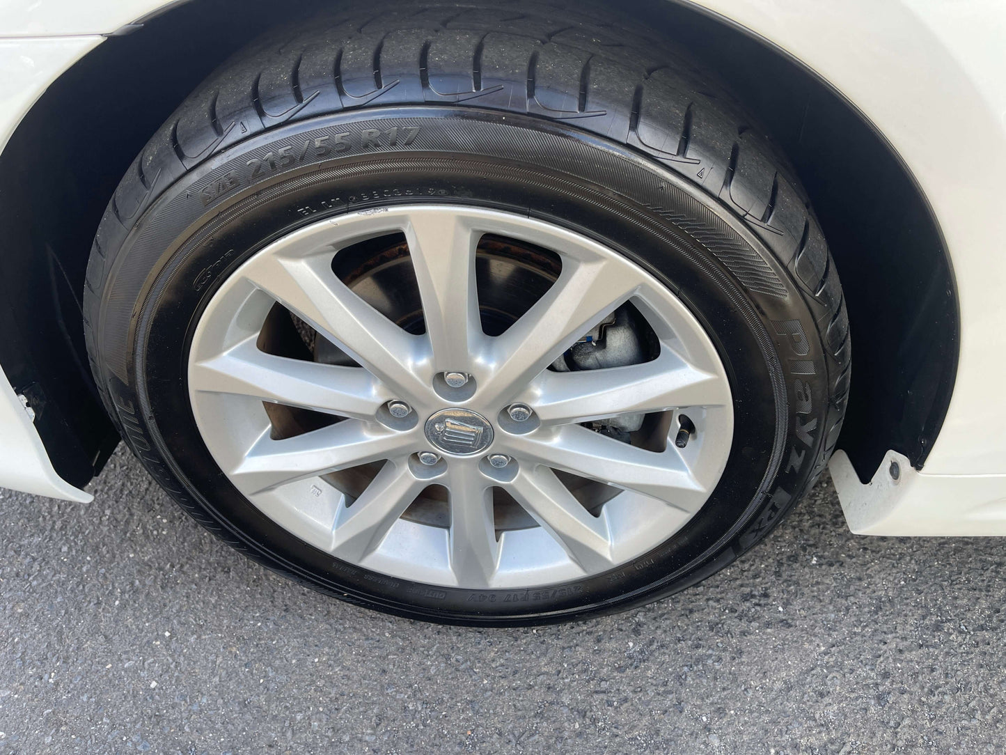 2008 Toyota Crown V6 3.0L Royal Saloon luxury sedan wheel and tire view