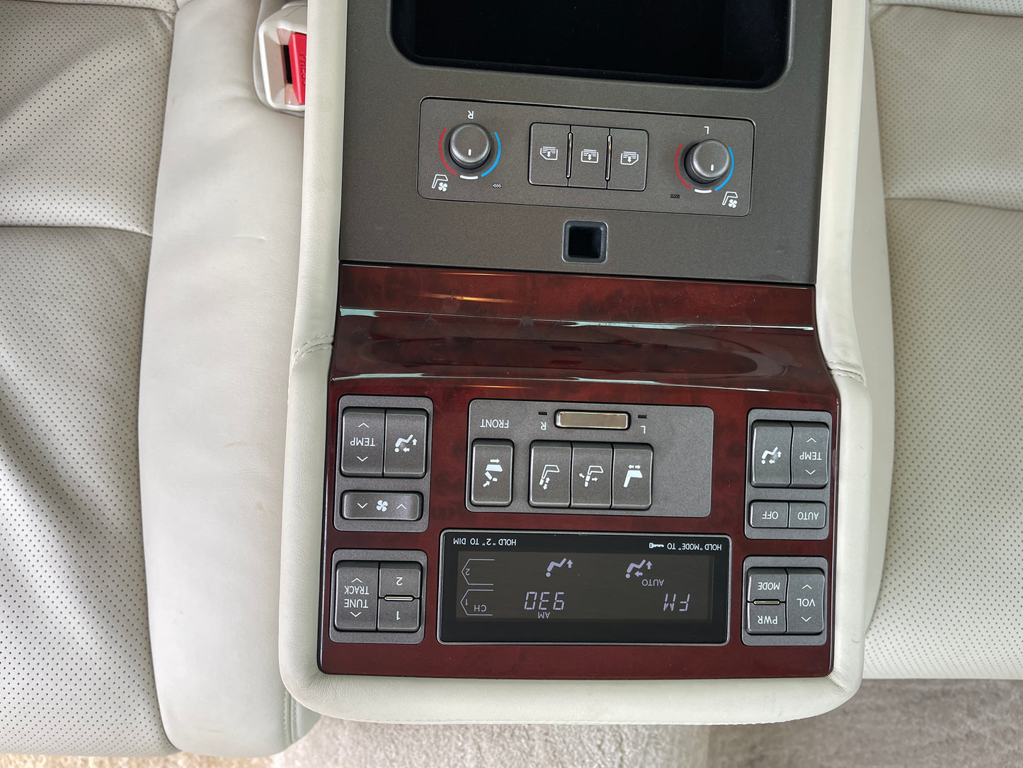 2007 Lexus LS600hL AWD V8 5.0L Sun Roof Luxury Sedan, VIN 6ZZ70UVF465003680 (#3680)