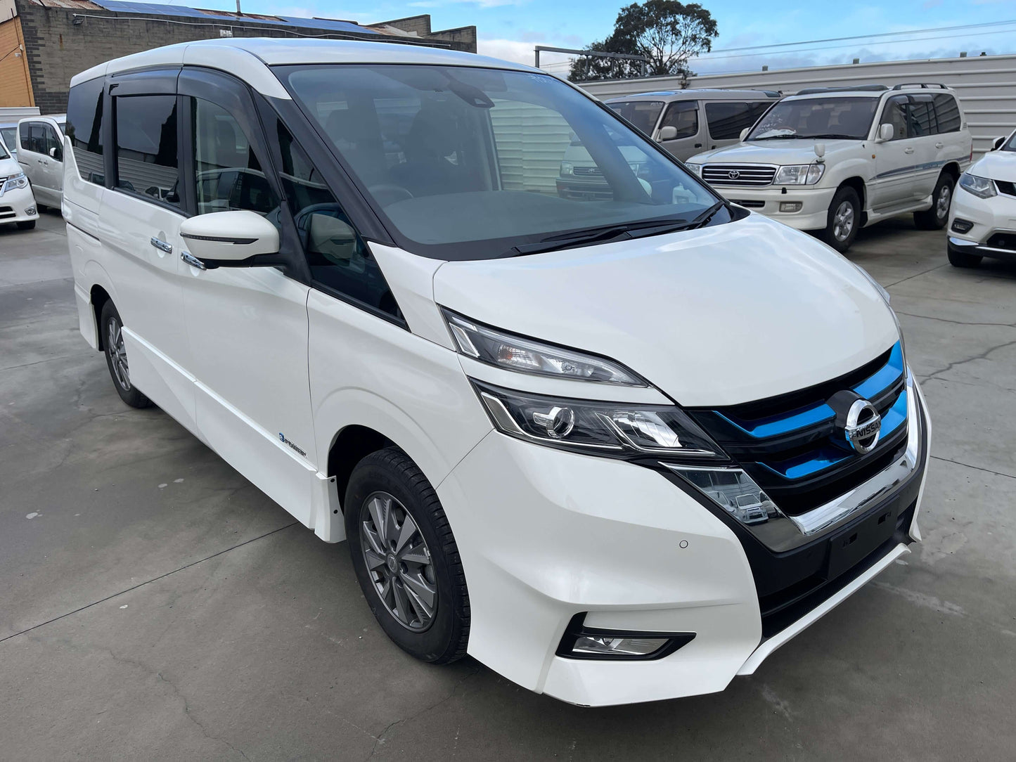 2018 Nissan Serena 1.2 e-Power Highway Star V showcasing its sleek design and spacious 7-seater configuration.