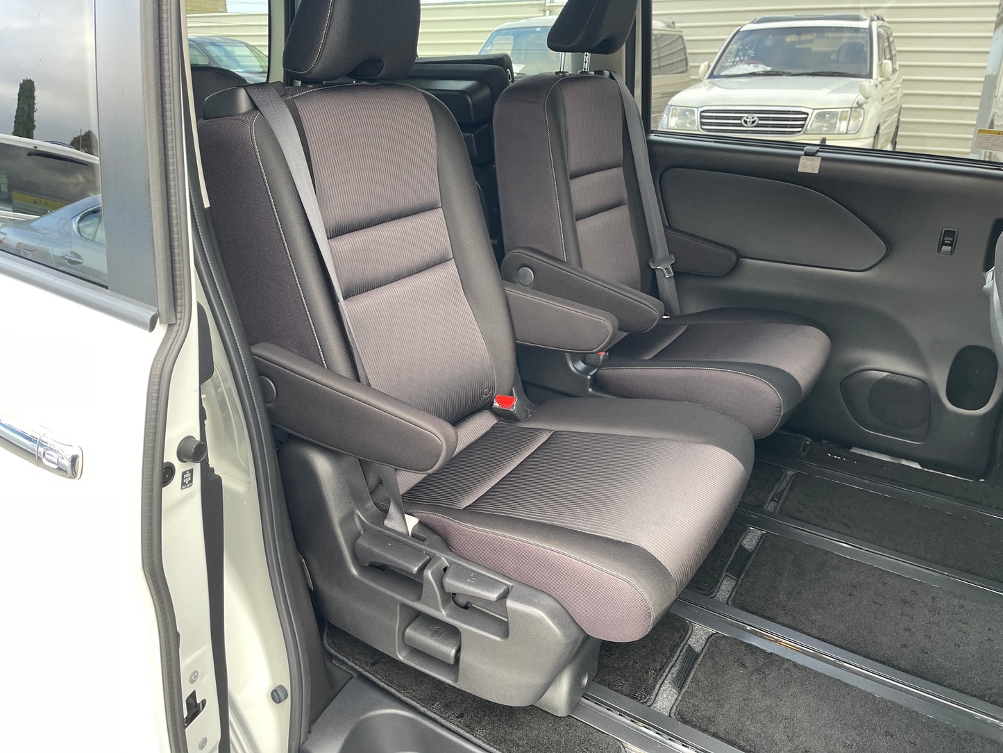 2018 Nissan Serena 1.2 e-Power Highway Star V 7 seats, VIN 6ZZJ00HFC27003813 (#3813)