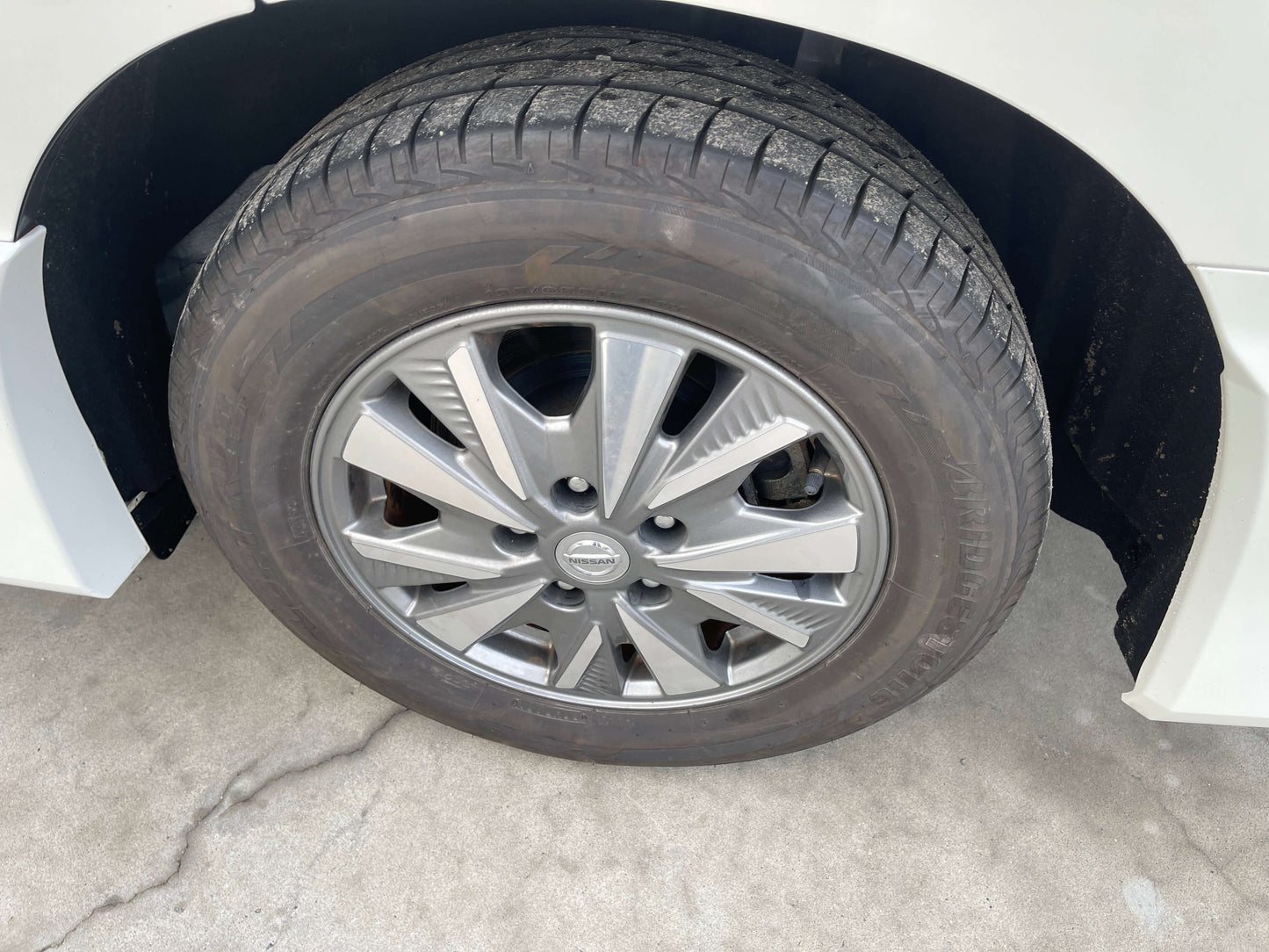 2018 Nissan Serena 1.2 e-Power wheel showing alloy design and tire tread pattern.