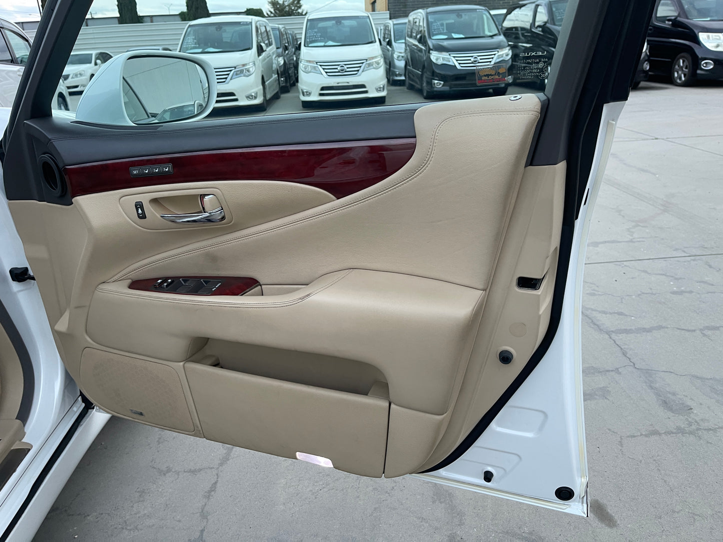 2007 Lexus LS600hL AWD V8 5.0L Sun Roof Luxury Sedan, VIN 6ZZ70UVF465000543 (#0543)