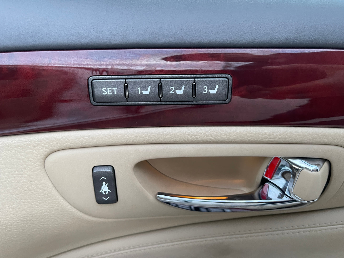 2007 Lexus LS600hL AWD V8 5.0L Sun Roof Luxury Sedan, VIN 6ZZ70UVF465000543 (#0543)
