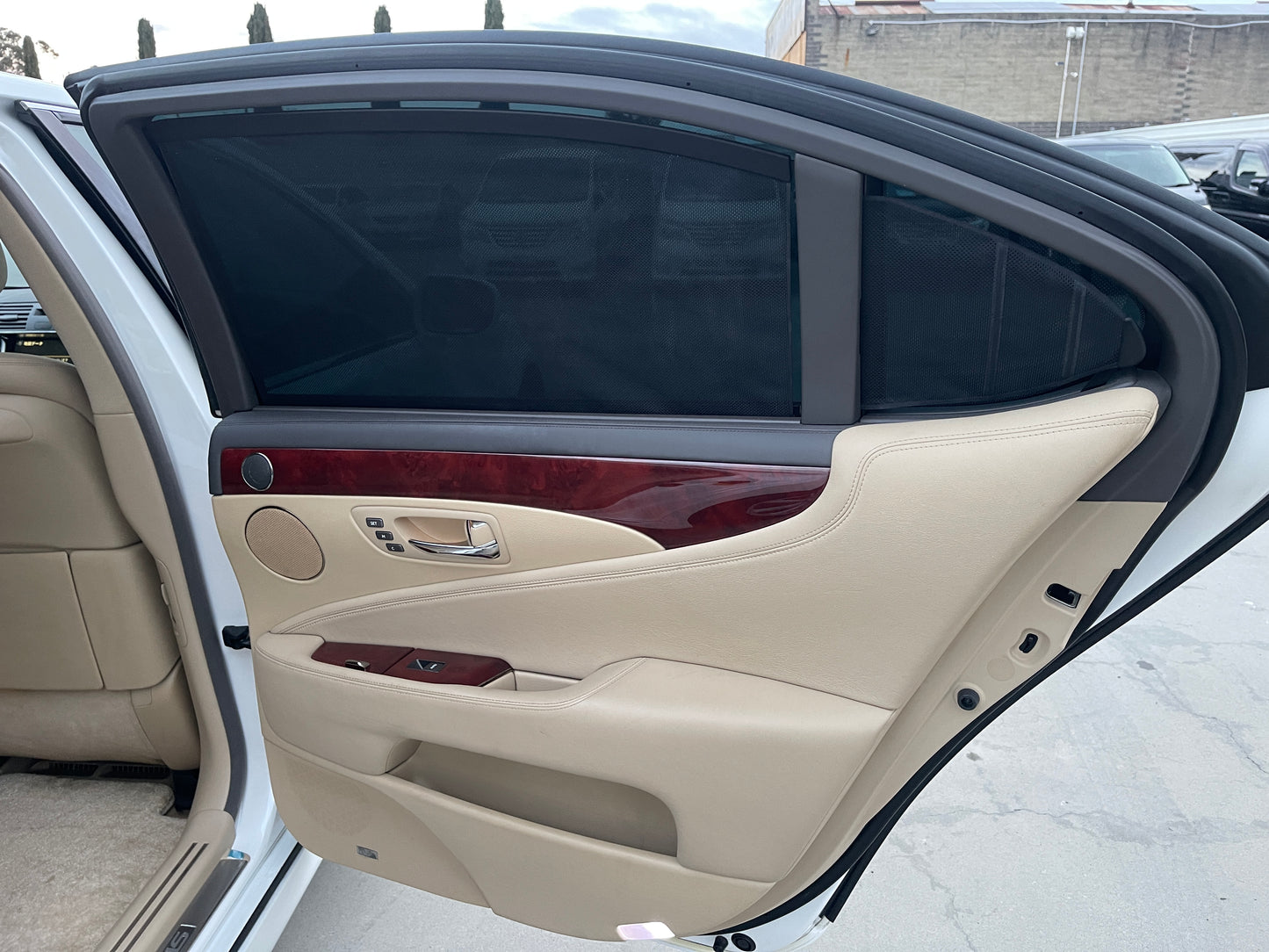 2007 Lexus LS600hL AWD V8 5.0L Sun Roof Luxury Sedan, VIN 6ZZ70UVF465000543 (#0543)