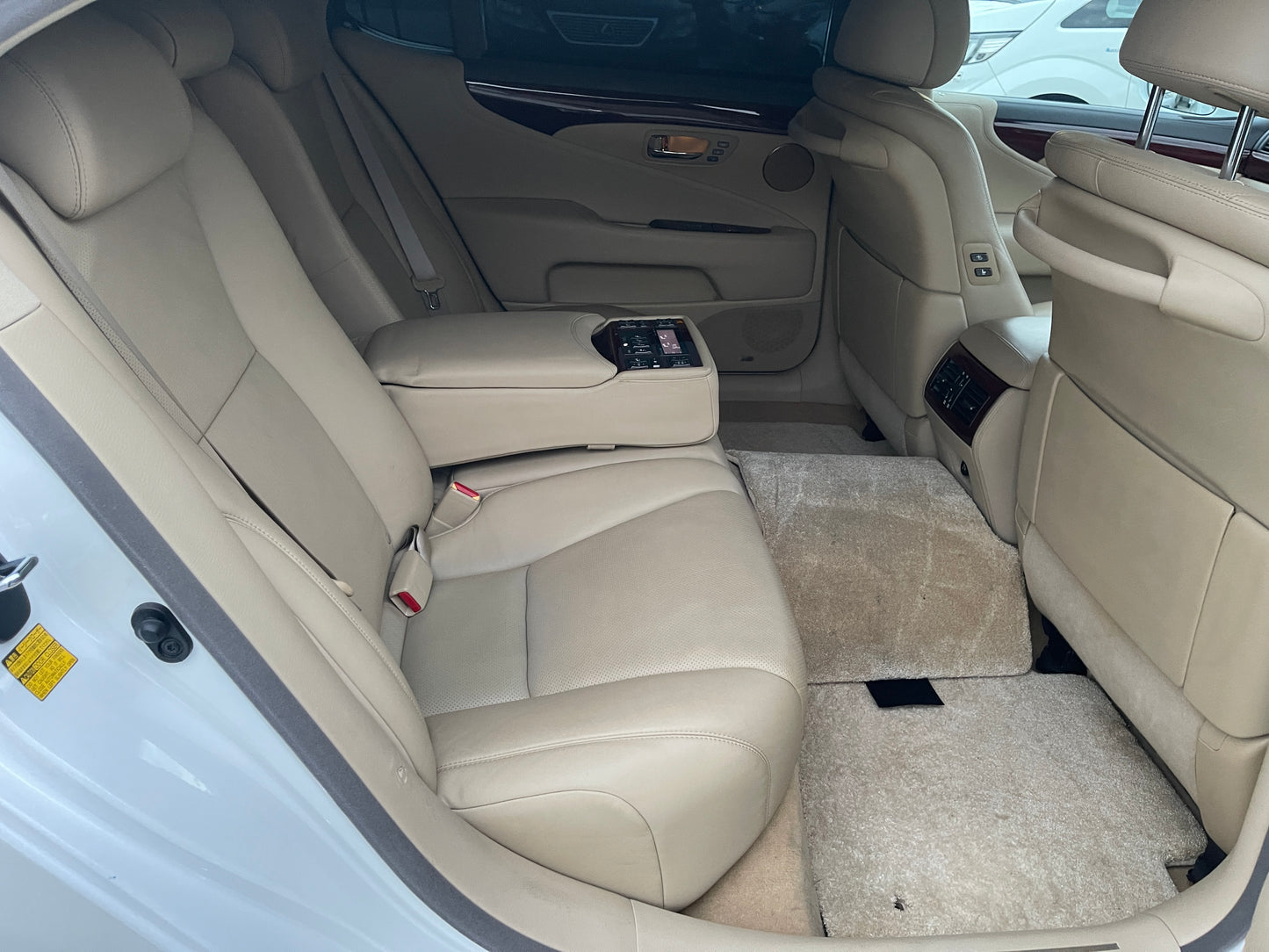 2007 Lexus LS600hL AWD V8 5.0L Sun Roof Luxury Sedan, VIN 6ZZ70UVF465000543 (#0543)