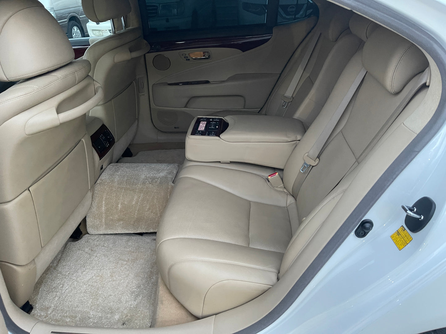 2007 Lexus LS600hL AWD V8 5.0L Sun Roof Luxury Sedan, VIN 6ZZ70UVF465000543 (#0543)