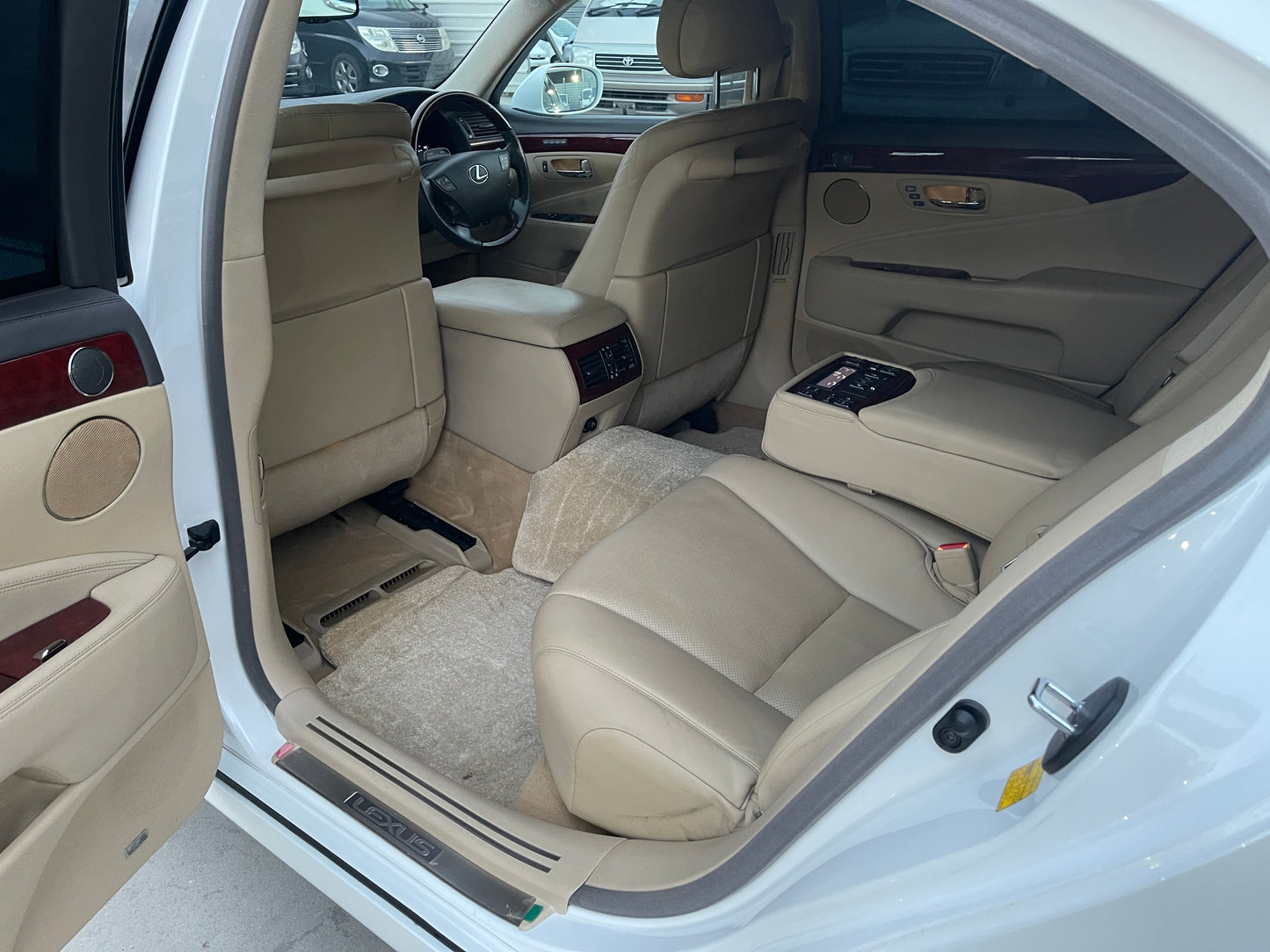 2007 Lexus LS600hL AWD V8 5.0L Sun Roof Luxury Sedan, VIN 6ZZ70UVF465000543 (#0543)