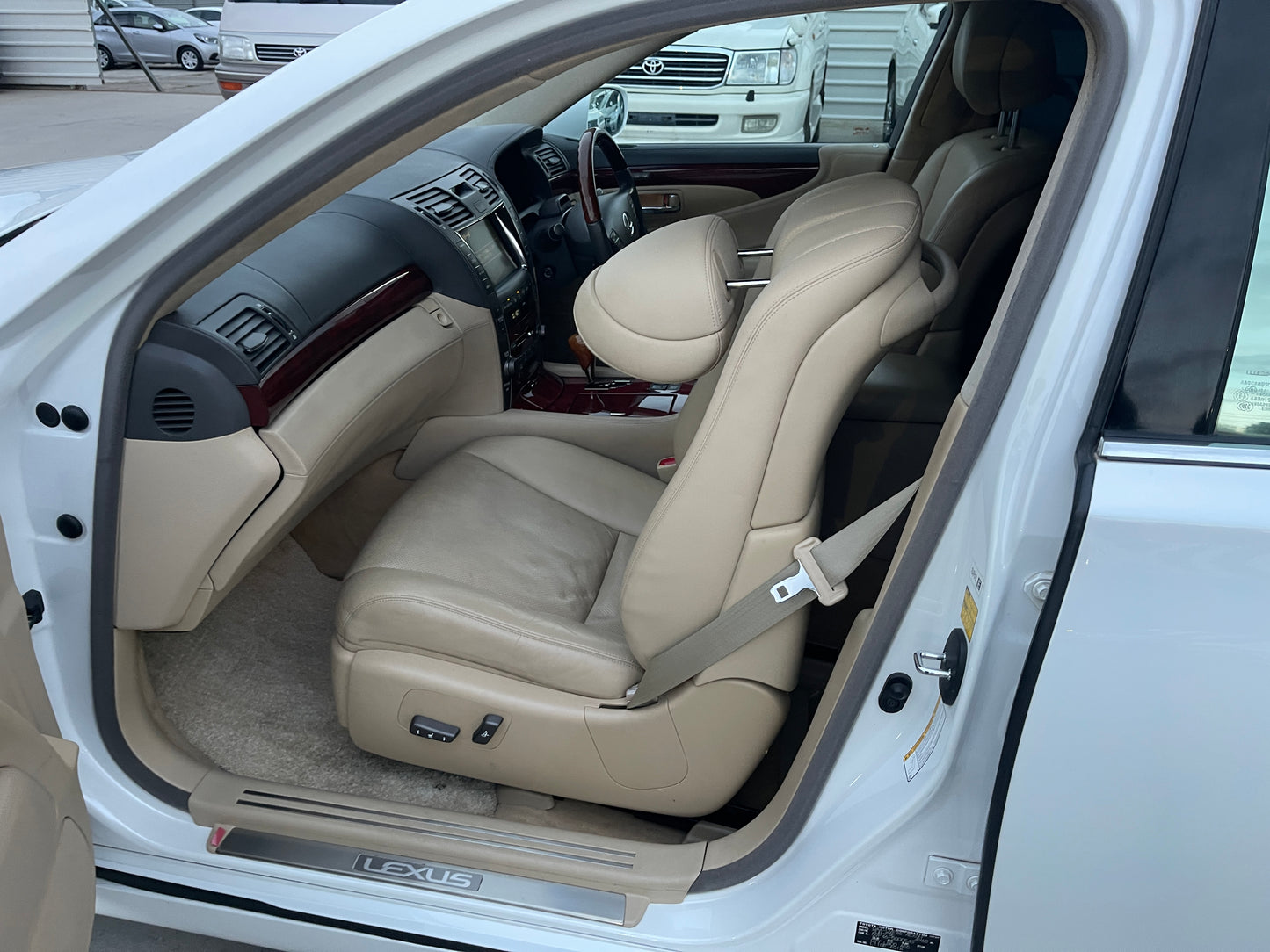 2007 Lexus LS600hL AWD V8 5.0L Sun Roof Luxury Sedan, VIN 6ZZ70UVF465000543 (#0543)