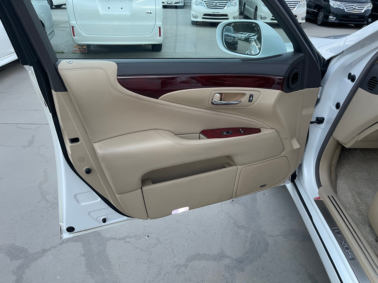 2007 Lexus LS600hL AWD V8 5.0L Sun Roof Luxury Sedan, VIN 6ZZ70UVF465000543 (#0543)